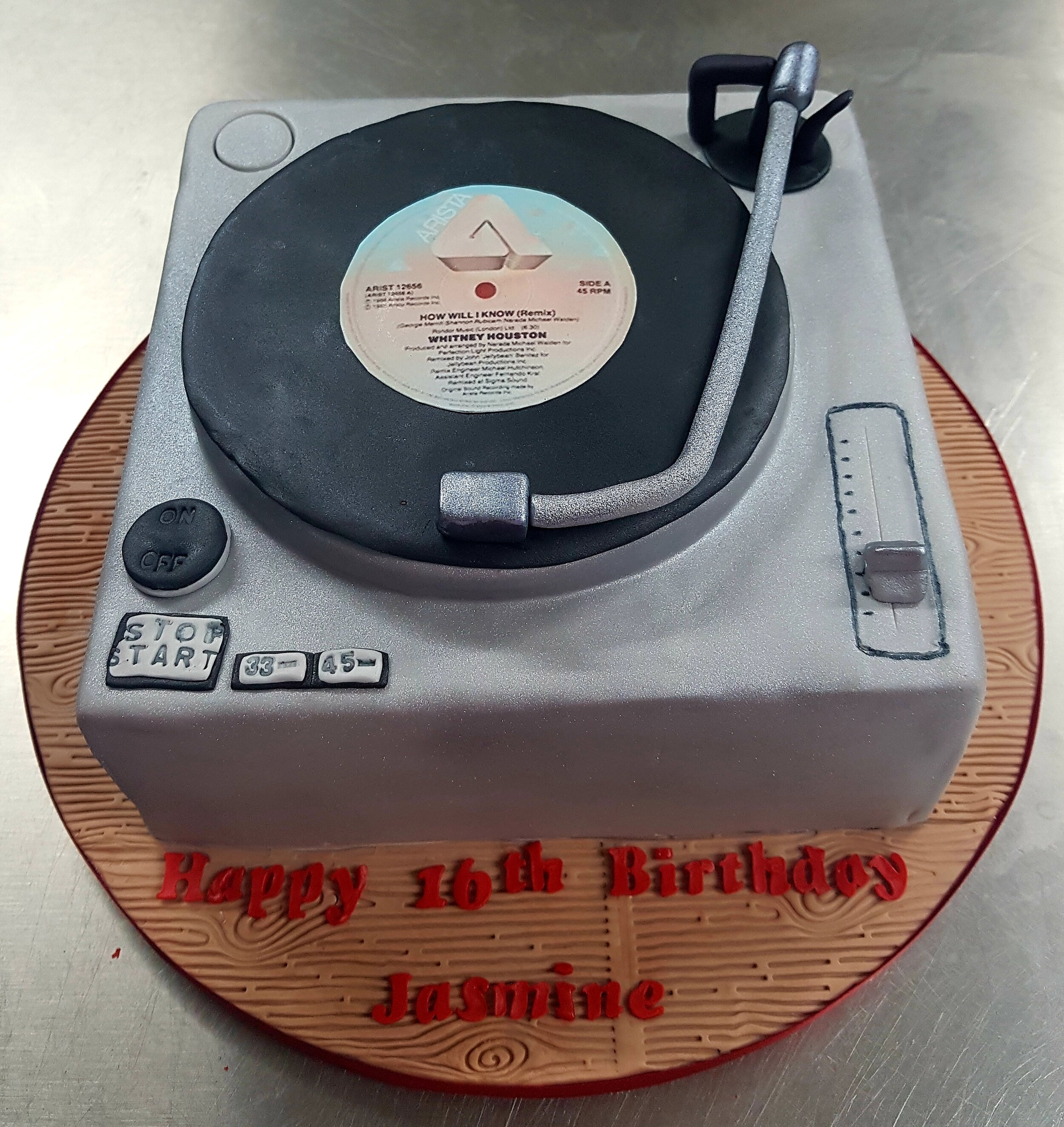 record player cake.jpg