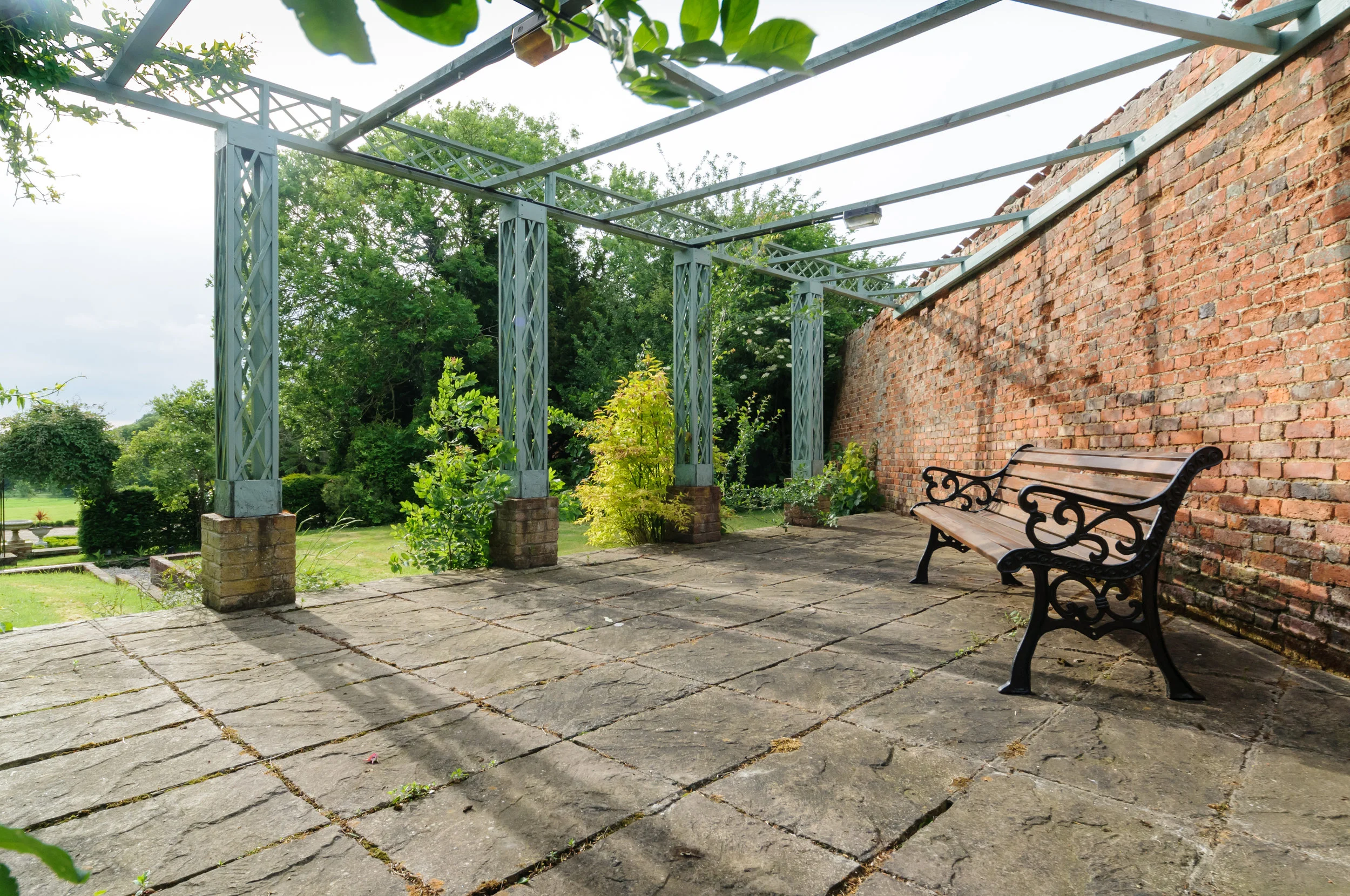 Skendleby Hall gardens