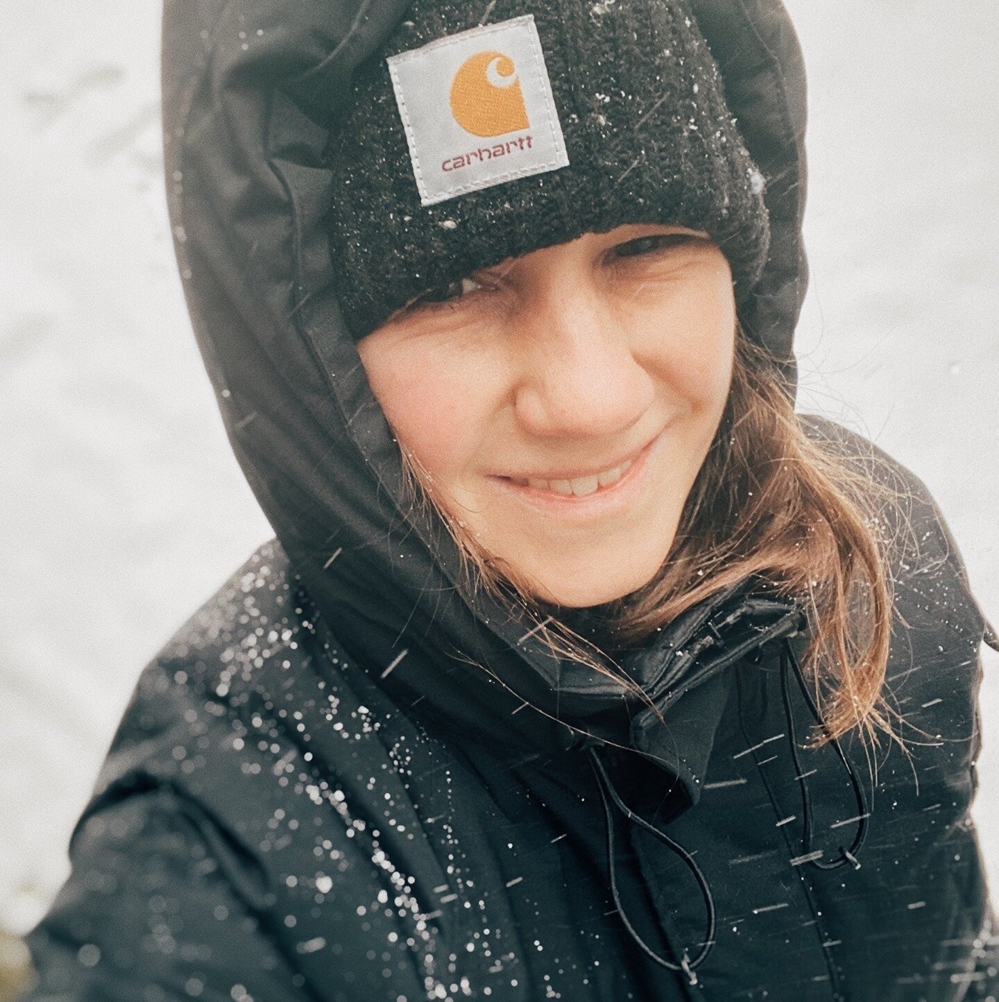 Contrary to what my timeline full of sweet summertime throwback pictures may suggest: yes, it has been snowing in The Netherlands and I was out here in the cold.⁠
⁠
⁠
⁠
#latergram #winter #letitsnow #snowselfie #winterwonderland #snowday #greatoutdoo