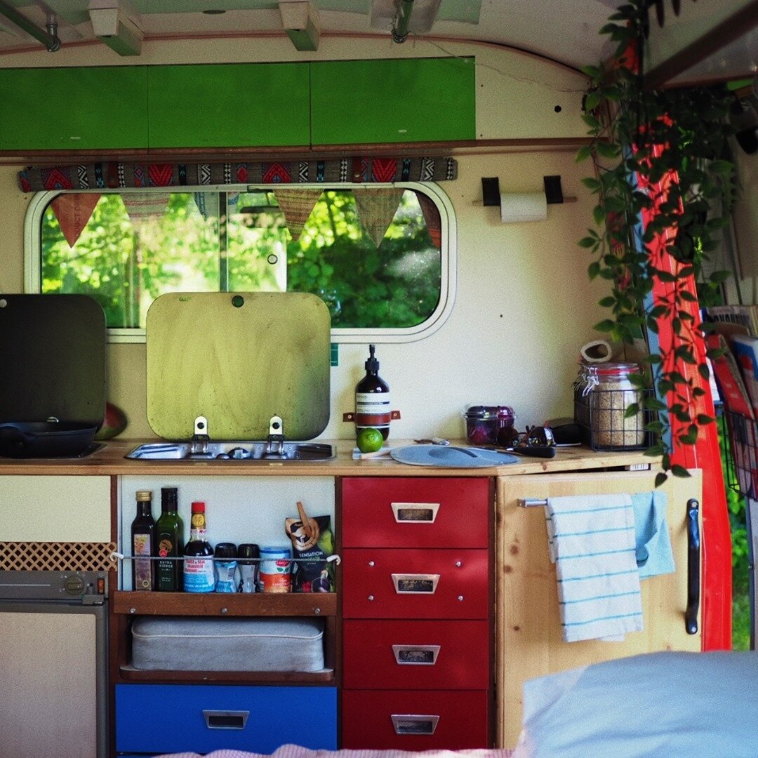 If I were to paint this scene Bob Ross style I would definitely call it a happy little nook. ⁠
⁠
⁠
⁠
#vanlife #campvibes #peugeotj9 #homeiswhereyouparkit #therollinghome #camperlifestyle #vanlifeculture #expeditionhappiness #vanlifeliving #vanlifeeur