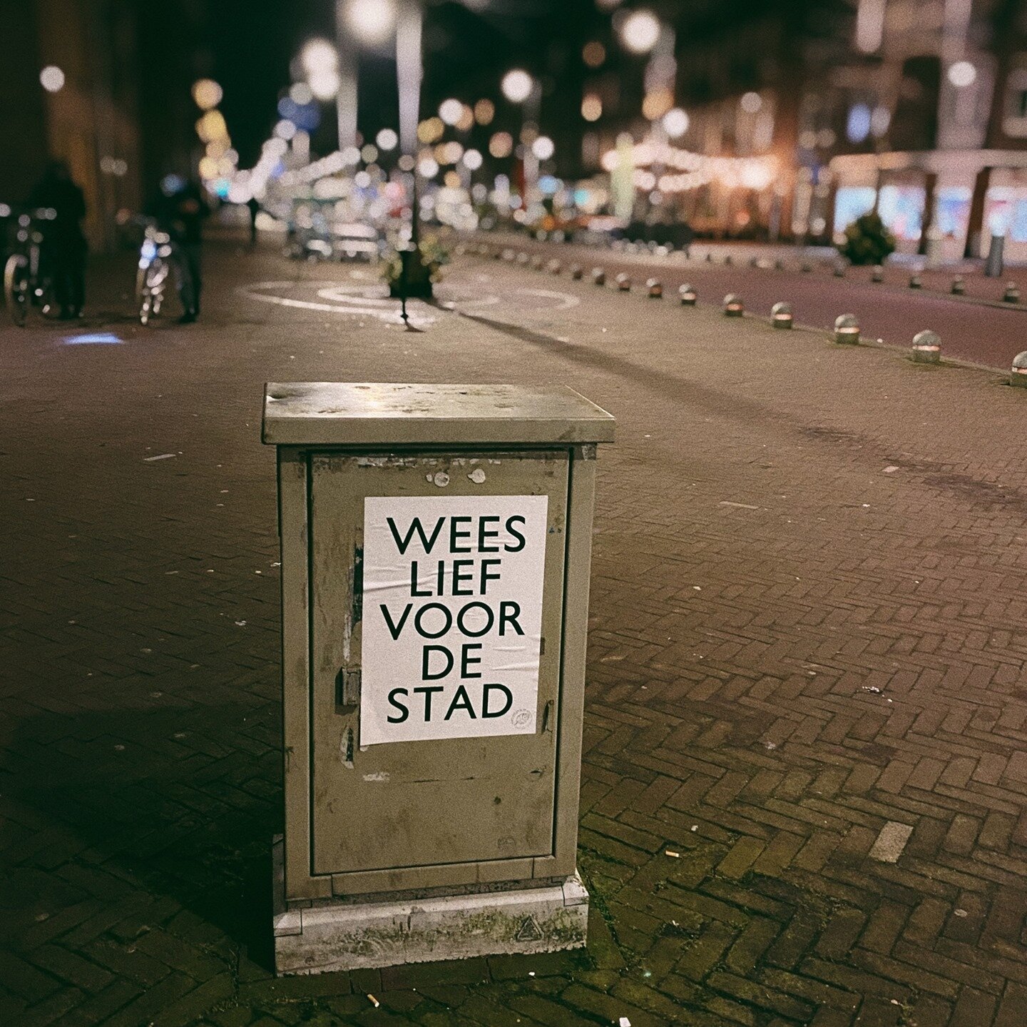 &ldquo;Be kind to the city&rdquo; &mdash; words to live by from our late mayor Eberhard van der Laan. 

#weesliefvoordestad #indischebuurt #javastraat #eberhardvanderlaan #iamsterdam #amsterdam #lookslikefilm #nograinnogain #gillsans #typography #typ