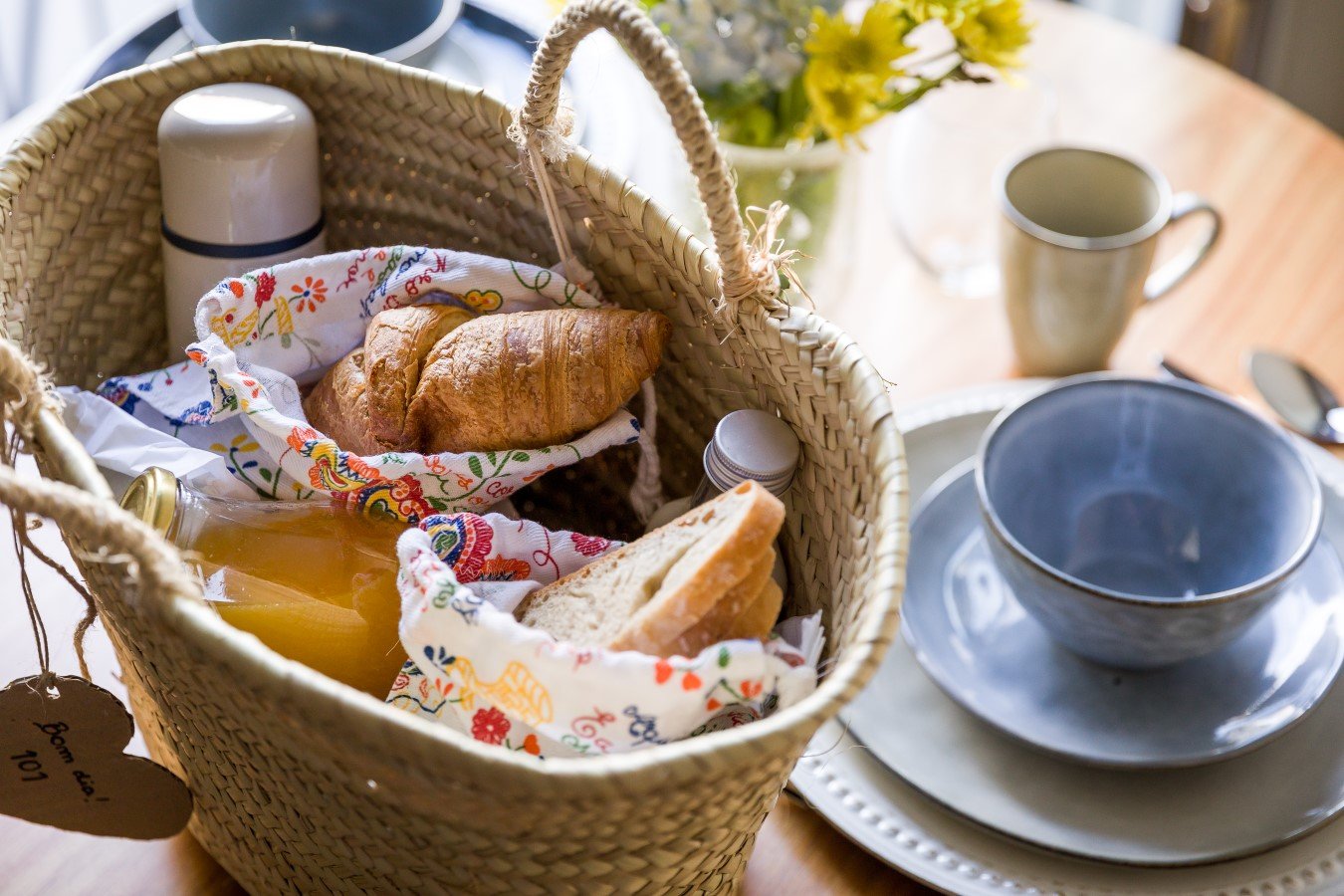 basket-breakfast-sweetporto.jpg
