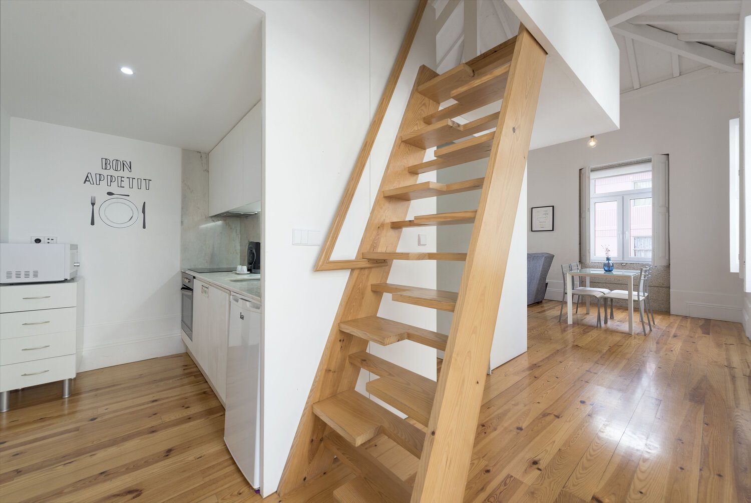 sweetporto_alegria_mezzanine_studio_wooden_stairs.jpg