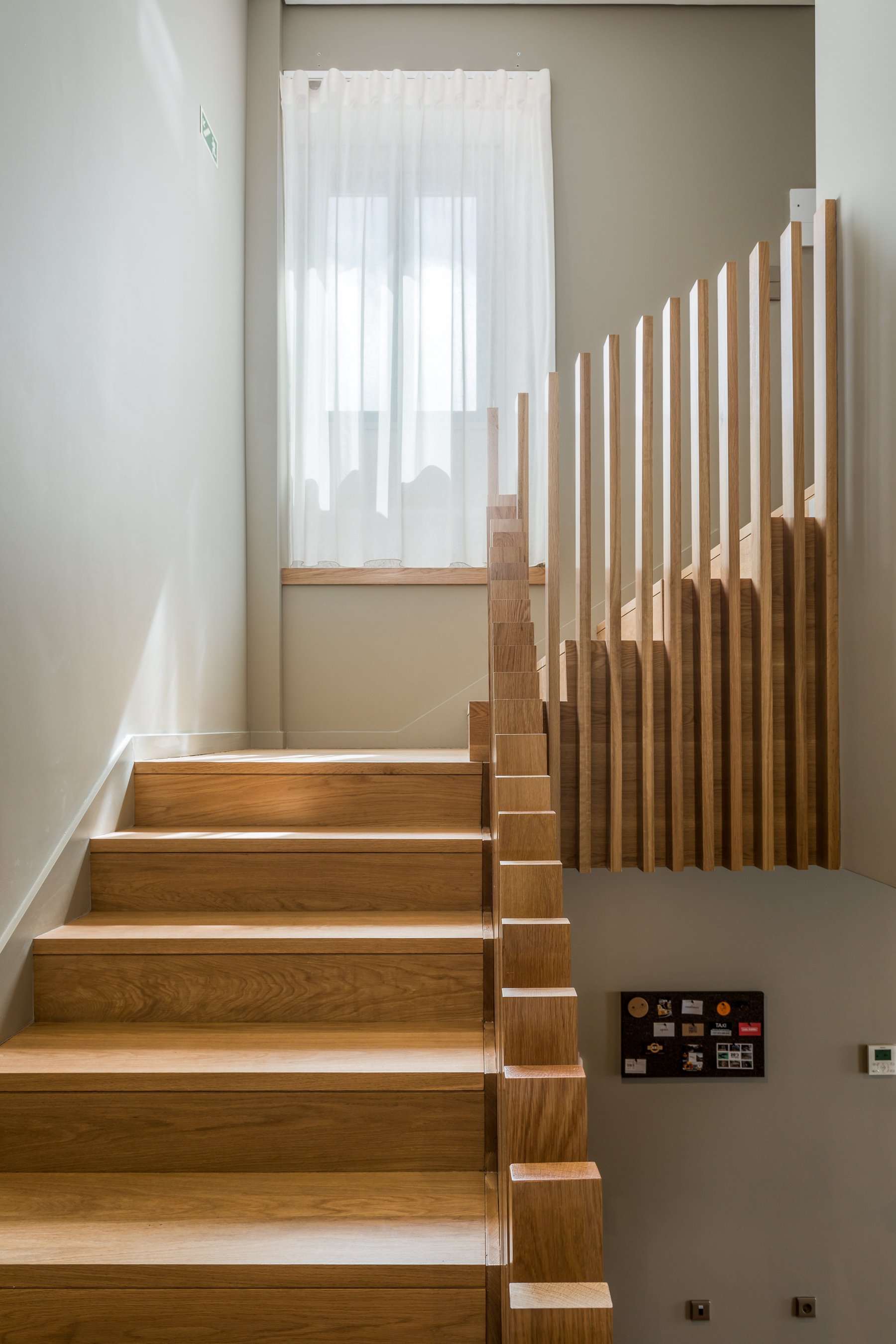 sweetporto_legendshouse_apartment_superior_duplex_staircase.jpg