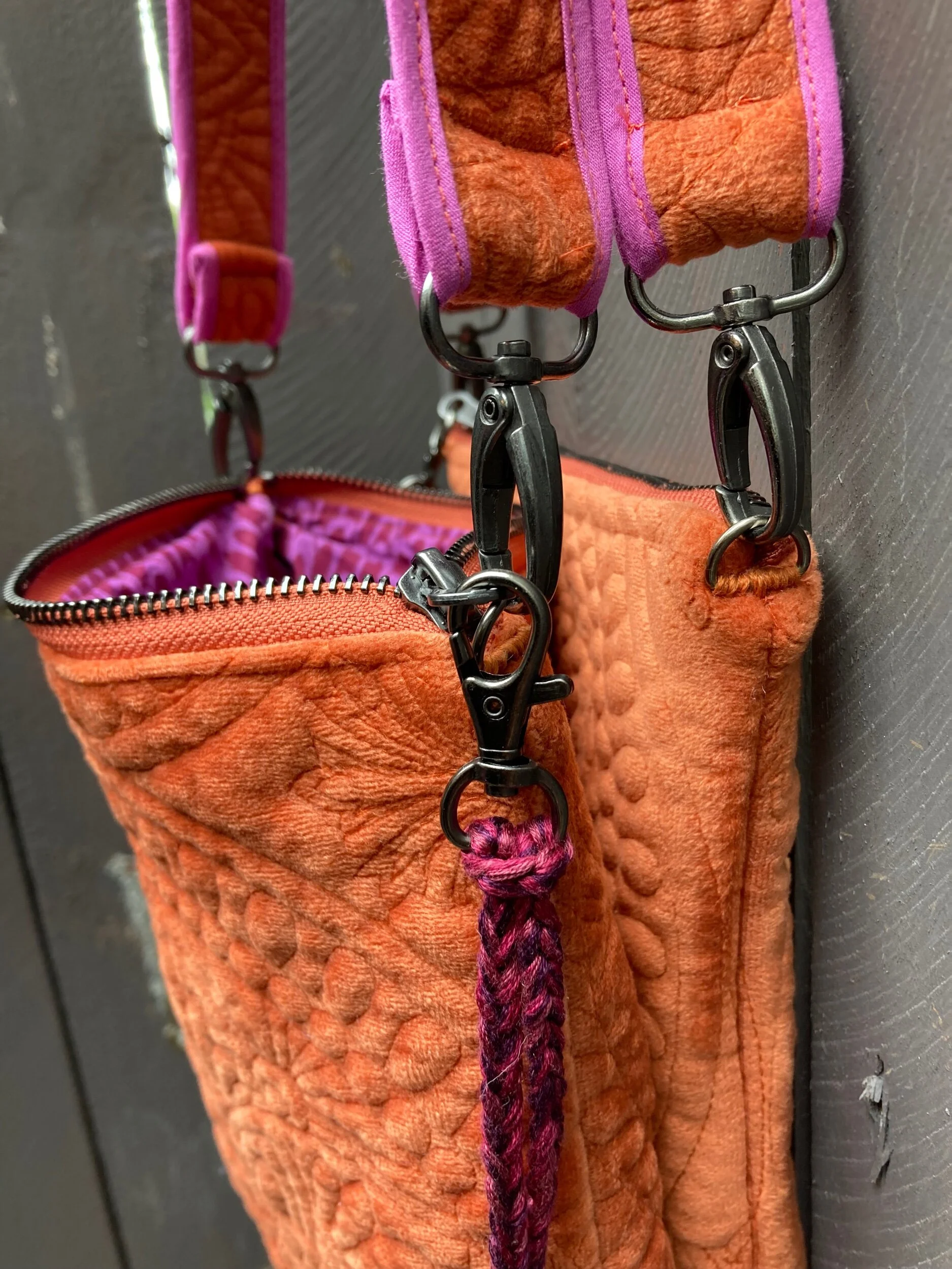 24E8F659-8688-4AD2-839F-3C82CDE37305