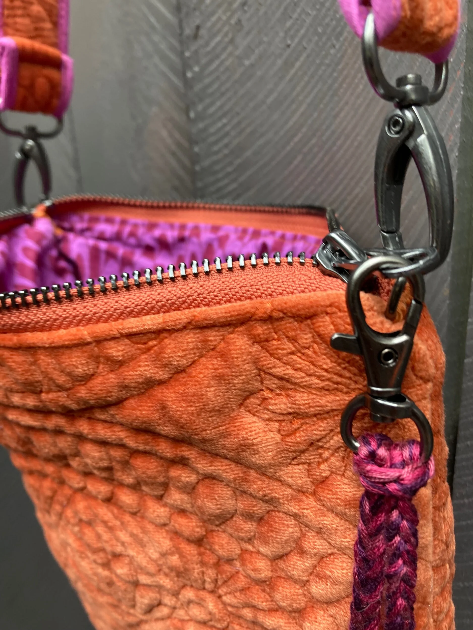 69174F79-E0F1-4C3A-A8F2-C57378E0A909