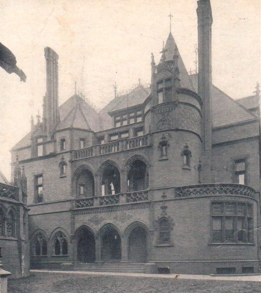 St. Christopher's House 1905 cropped.jpg