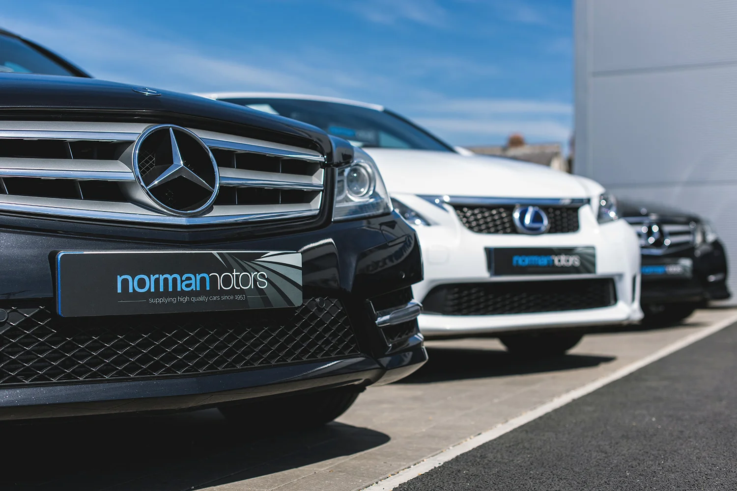 fundamental-design-car-sales-branding-design-carplates.jpg