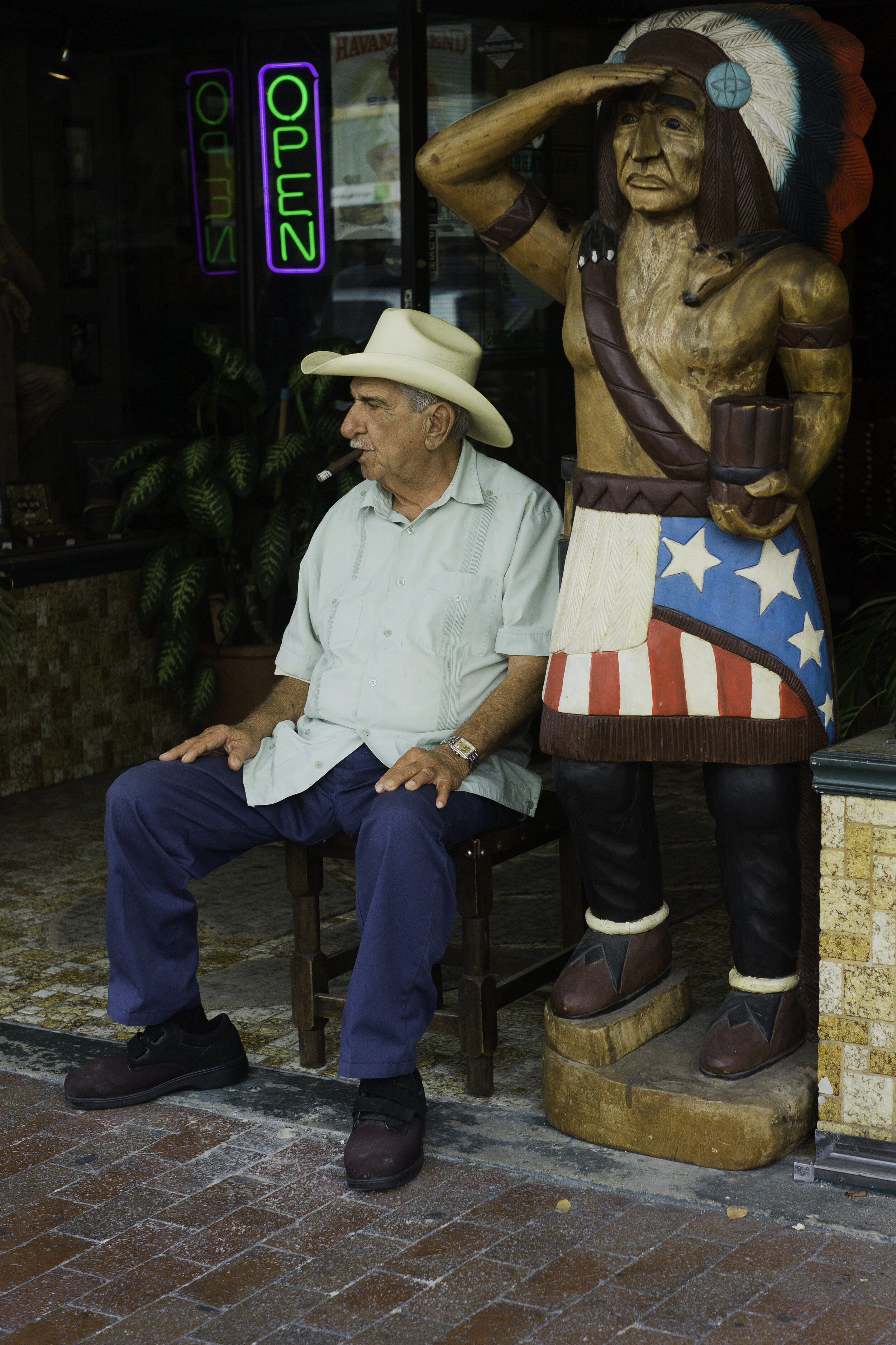 Jefe, Calle Ocho, Miami FL-20121208-L1000755.jpg