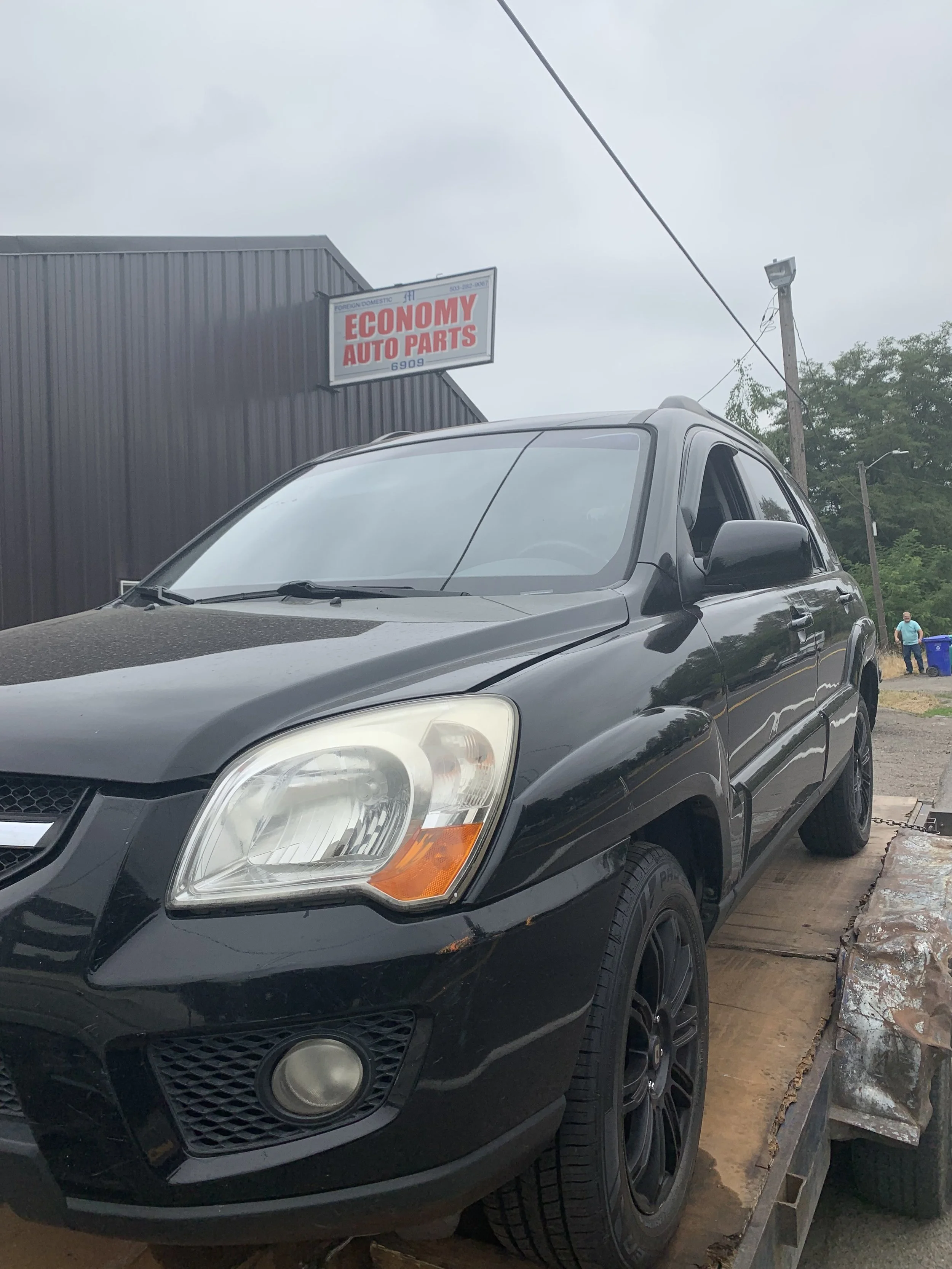 auto wrecking yards on Economy Auto Parts Pdx