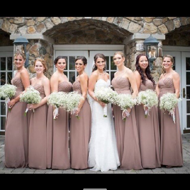 Have a latte wedding!
#billlevkoff #billlevkoffbridesmaids #charmebridal #buford #bufordga #bridesmaids #neutralwedding #weddingcolors  #weddingcolor