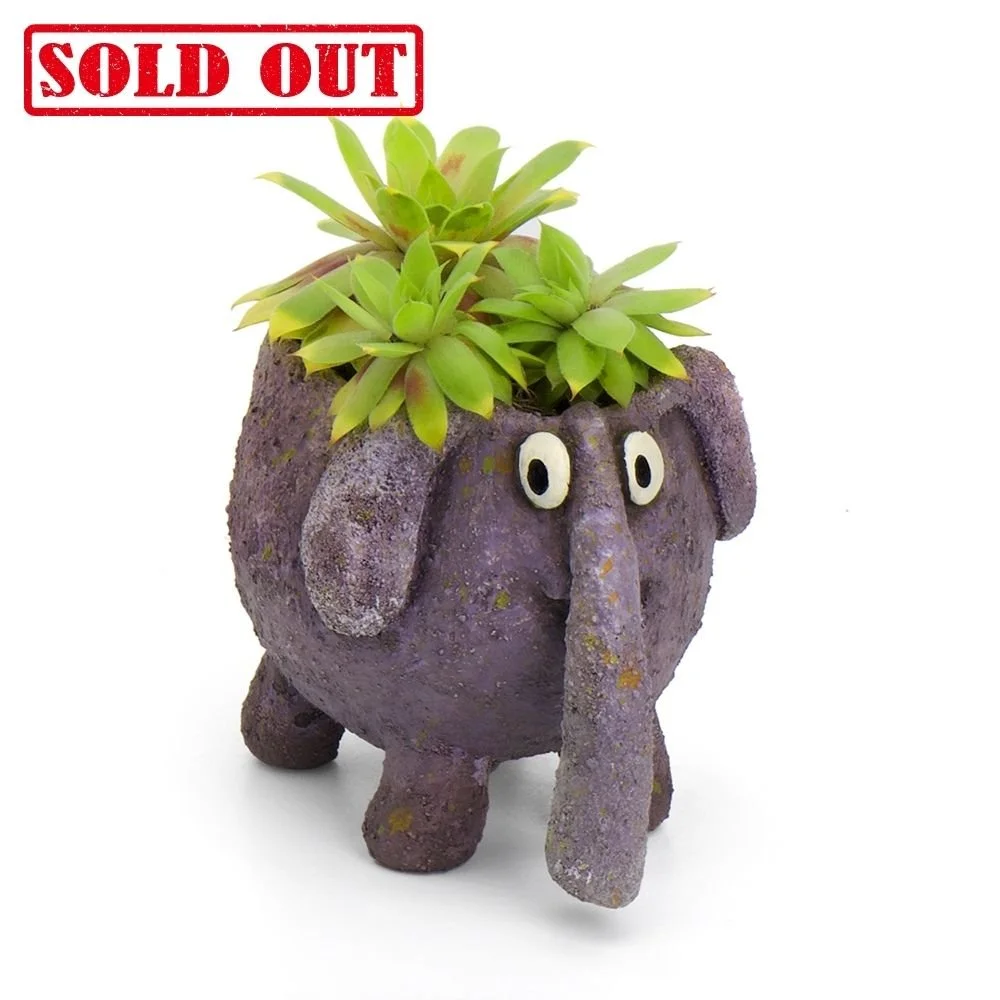 G21411 - 'Bobo' Elephant Planter