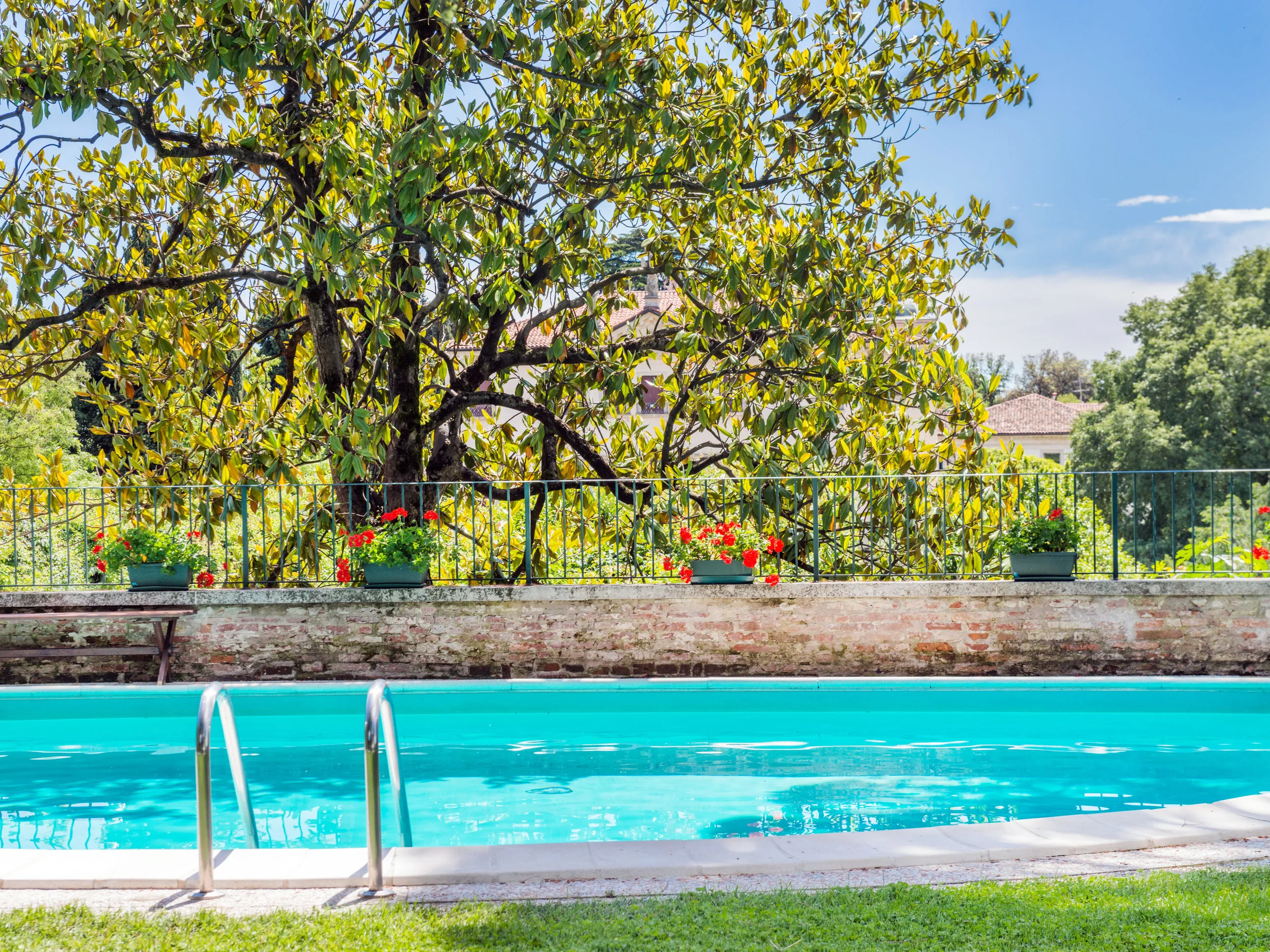 SwimmingPool_06.jpg