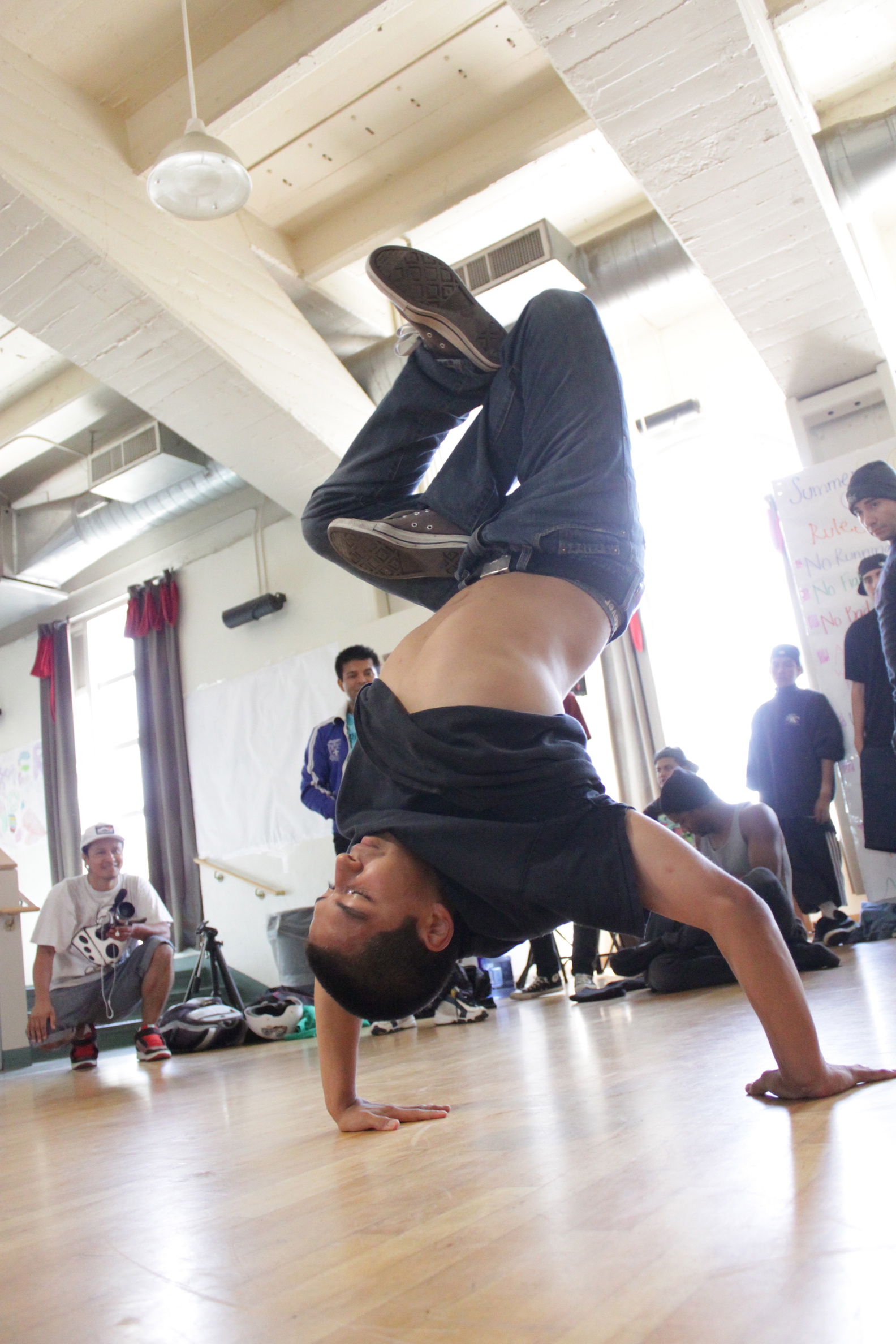 JUiCE Los Angeles Hip Hop Nonprofit Breakdance Music Art Community Youth Breakdance Los Angeles Bbboying Freeze.jpg