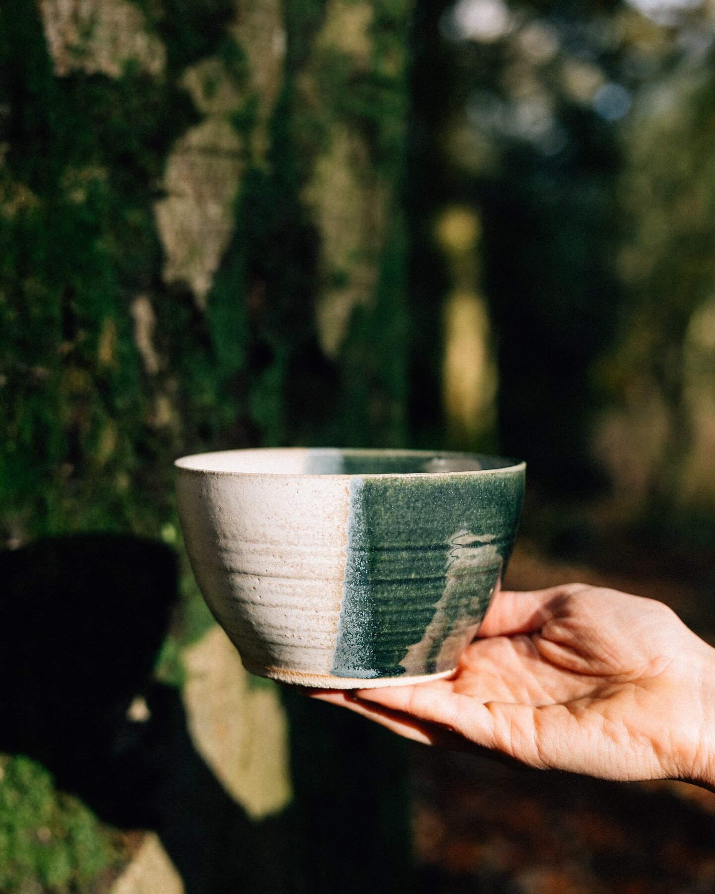 Handmade Mountains Bowl 🏔️ 

The perfect size for a bowl of porridge or hot soup on these cold winter days 🥣