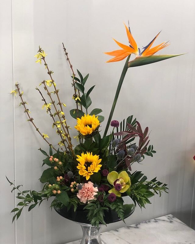 Designing Florals is fun! Watch our instagram story to see how our designer Marisa created this lovely arrangement 🌻😊 #designing #Creating #MadeWithLove