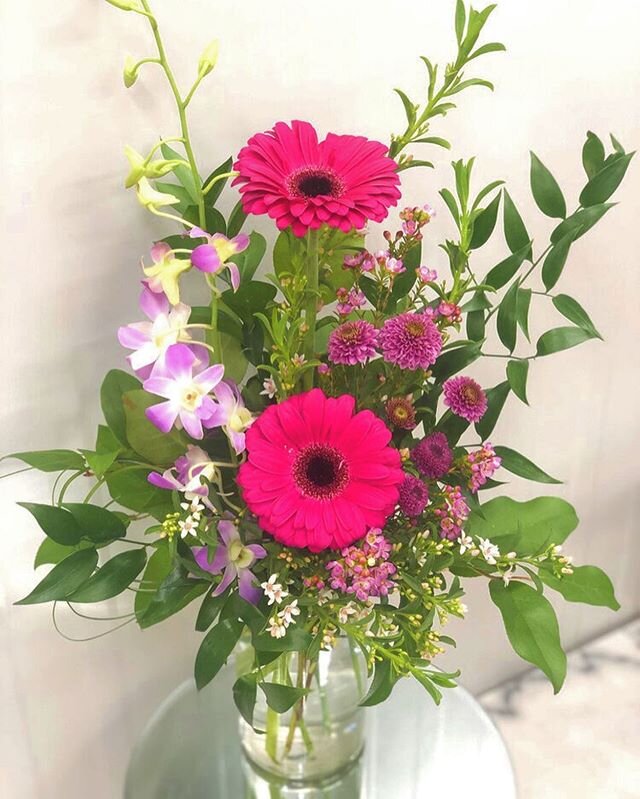 ❕New Online❕
Now on our website, you can browse through the arrangements we have made in store, under our &ldquo;In The Cooler&rsquo; Tab! These are arrangements freshly designed and ready to go! Contact us to arrange delivery or curb side pick up 😄