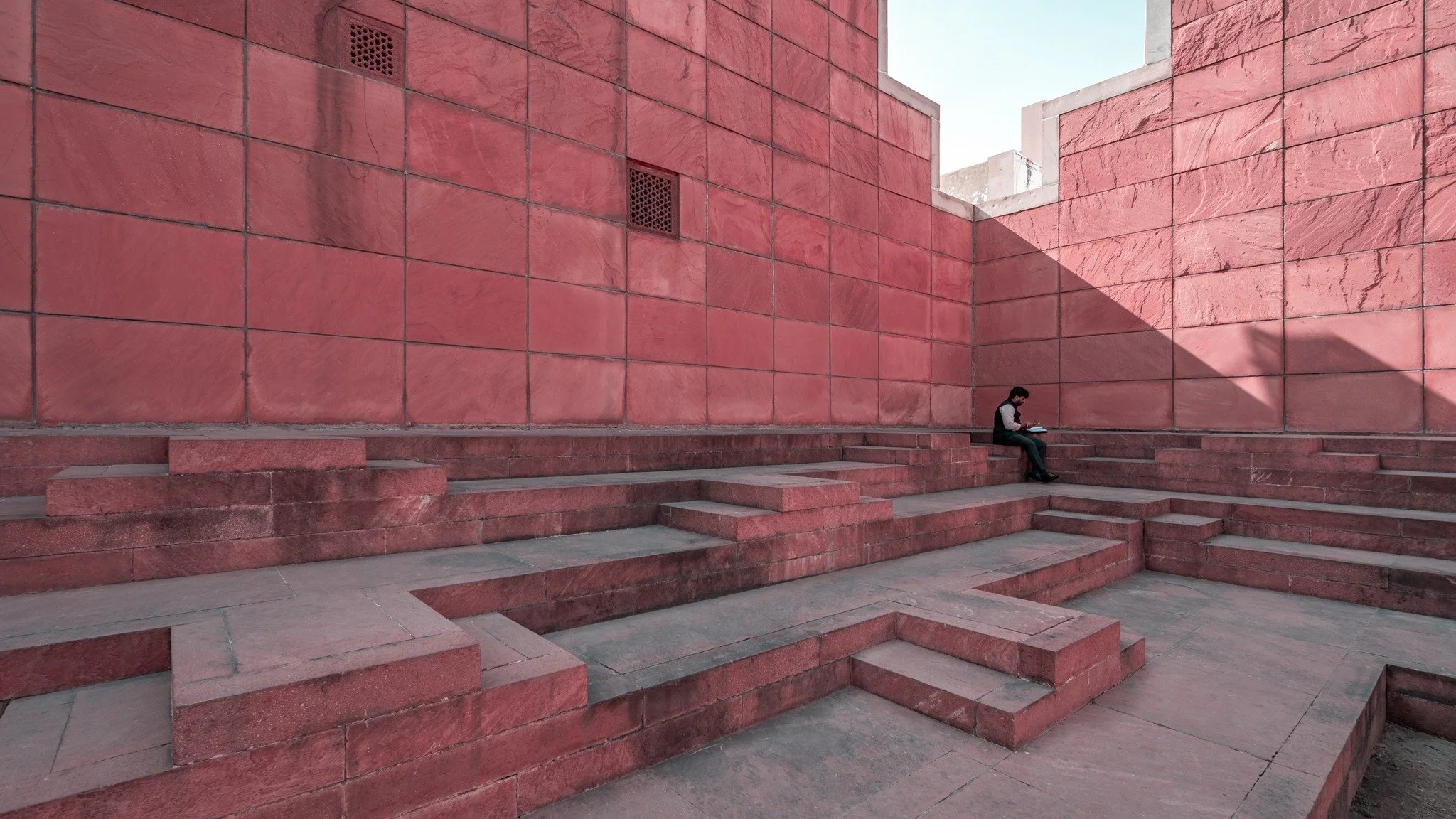 Shades of Pink

The Jawahar Kala Kendra (JKK) art center in Jaipur, designed by Charles Correa, one of India's most renowned modernist architects. Correa's designs are rooted in local culture and materials, reflecting the essence of the region.

The 