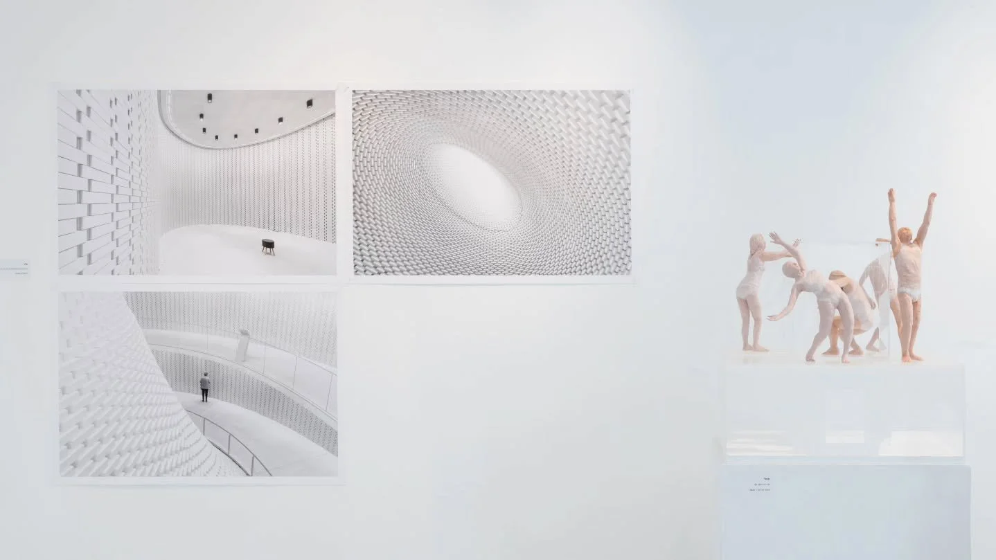 שבוע לתערוכה והתגובות המרגשות לא מפסיקות להציף אותי
הרבה שואלים אותי על השם- "אלוף הנצחון", אז האמת שבשביל להבין אותו תצטרכו אשכרה להגיע ולהתבונן מקרוב.

הגלריה פתוחה א', ג', ה', שישבת בשעות 10:00-14:00 
ניתן גם לתאם איתי להפגש שם במיוחד. 
