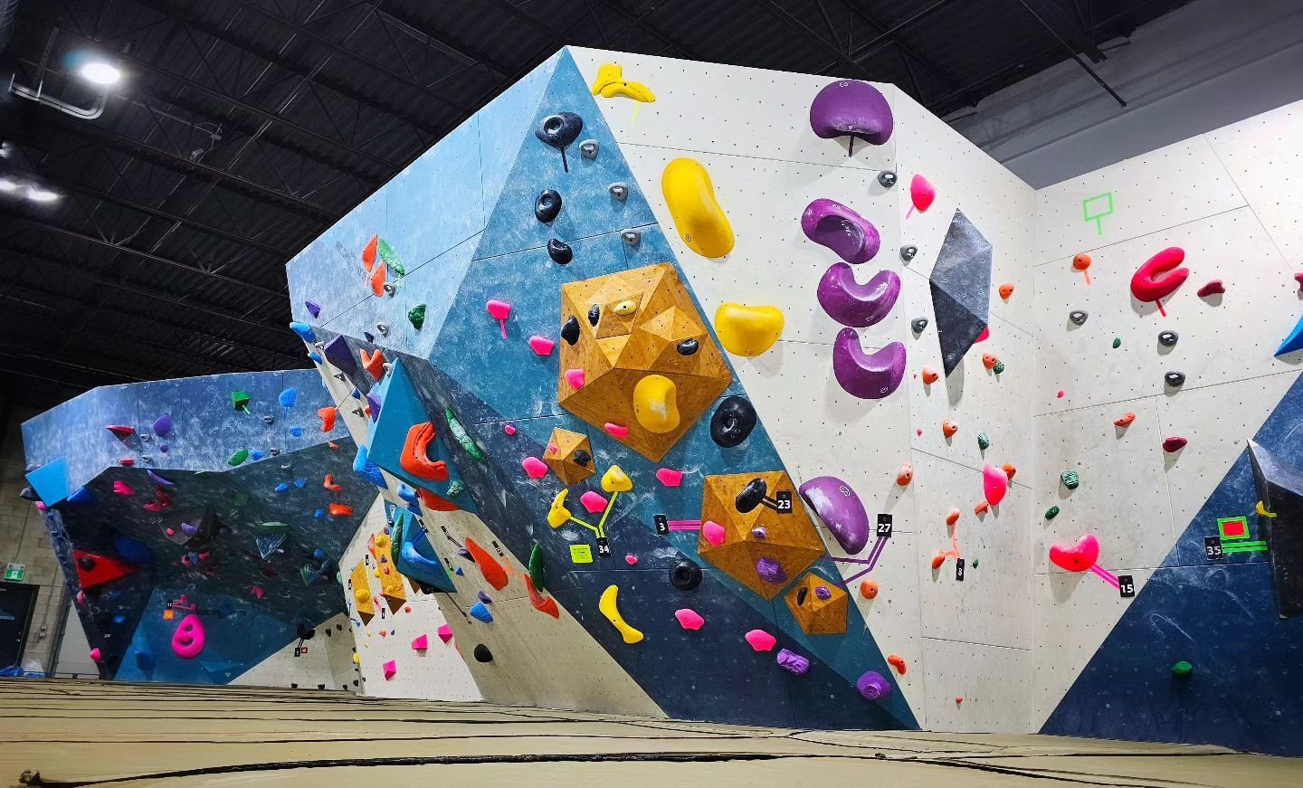 7 Year Party kicks off at noon! 🎉

12-5 Scramble &amp; Bingo Comp
3-8 BBQ (burgers, dogs, beyond meat, drinks)
6:30 raffle prizes
7 speed finals (top 3 m/w in intermediate and advanced qualify)
7:30-11 Climb &amp; Party

Free with membership or day 