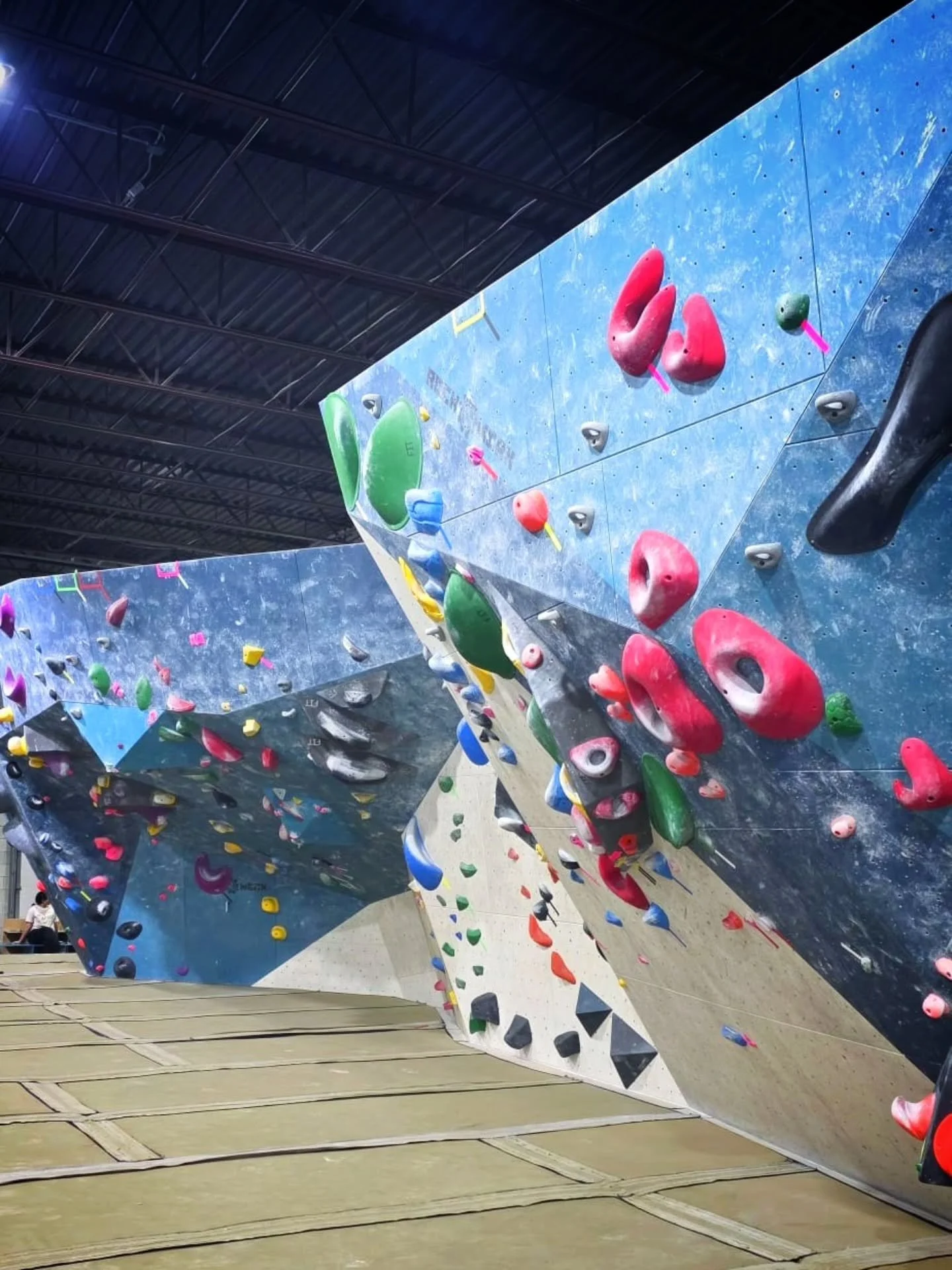 Kickin off 2026 big 💥
Main Wall + Mid Wall + Cave RESET
This Wednesday

We're stoked!
What kinda boulders do you wanna see?
