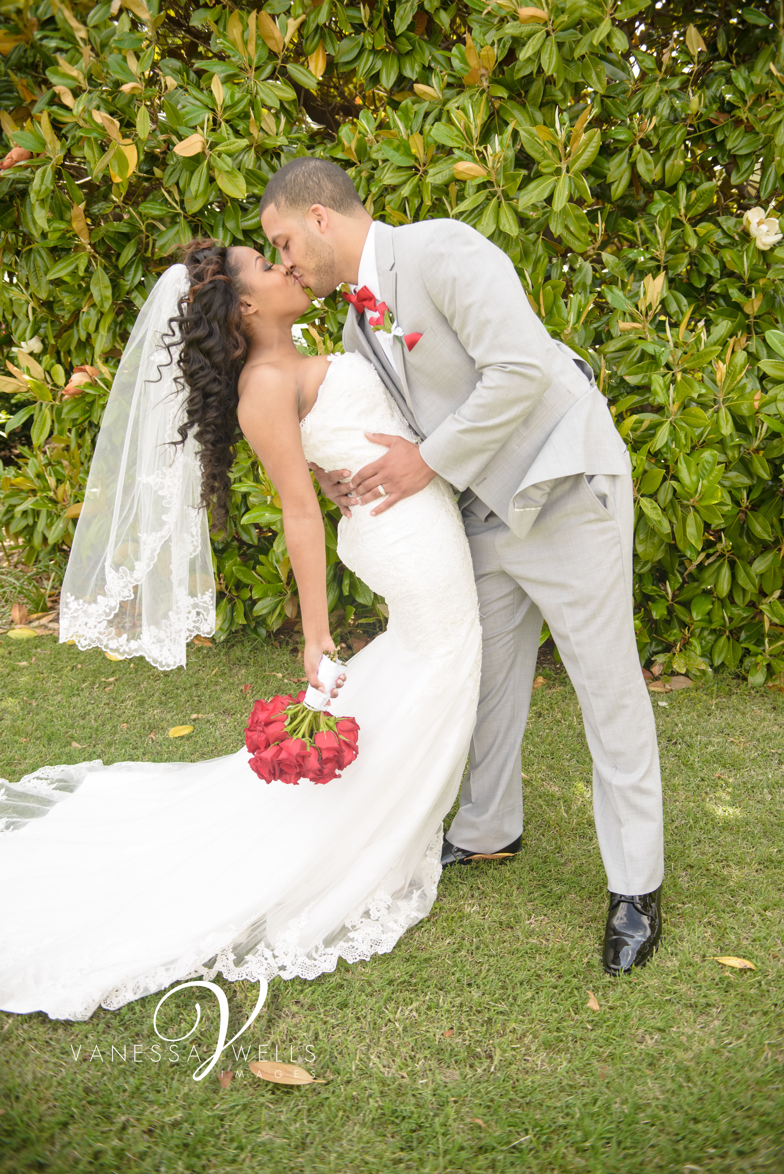 Bride and Groom wedding photographer in OKC Will Rogers Garden