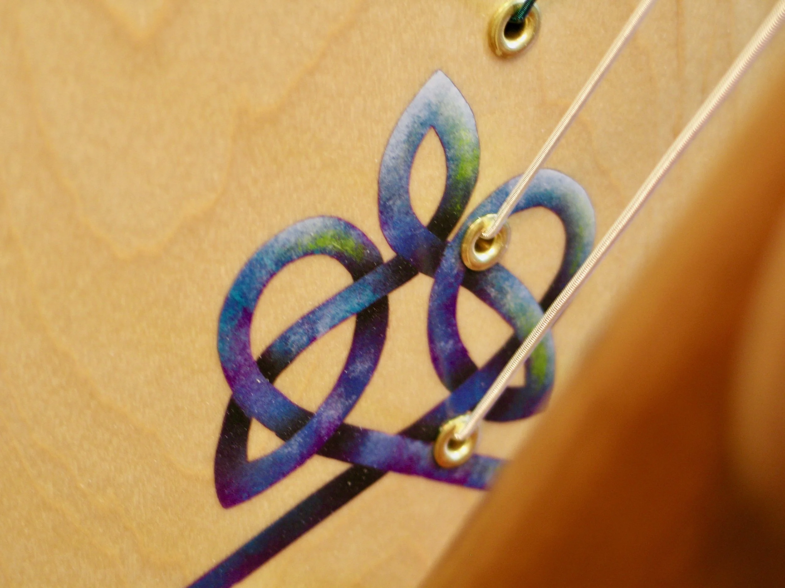 Rounded Celtic Border Knot hand painted