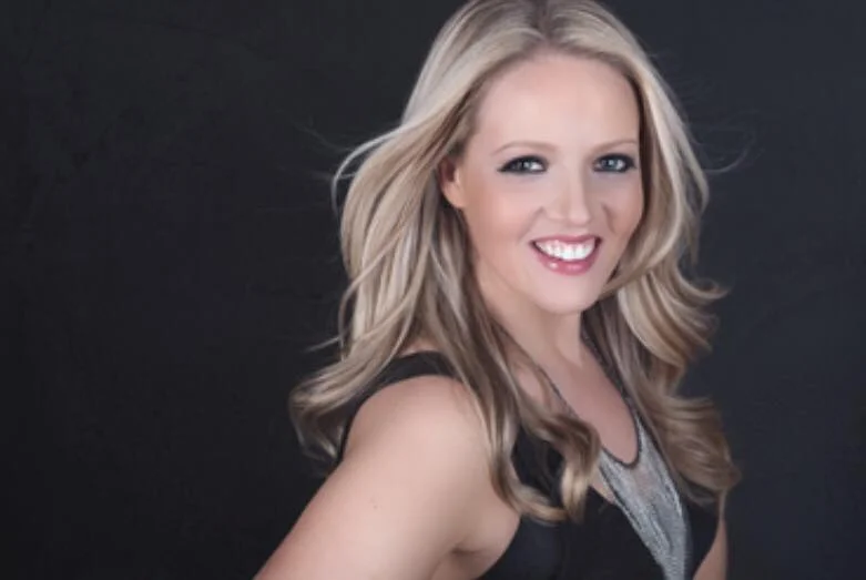 Sarah Bombard, photo by Lindsey Snavely Photography