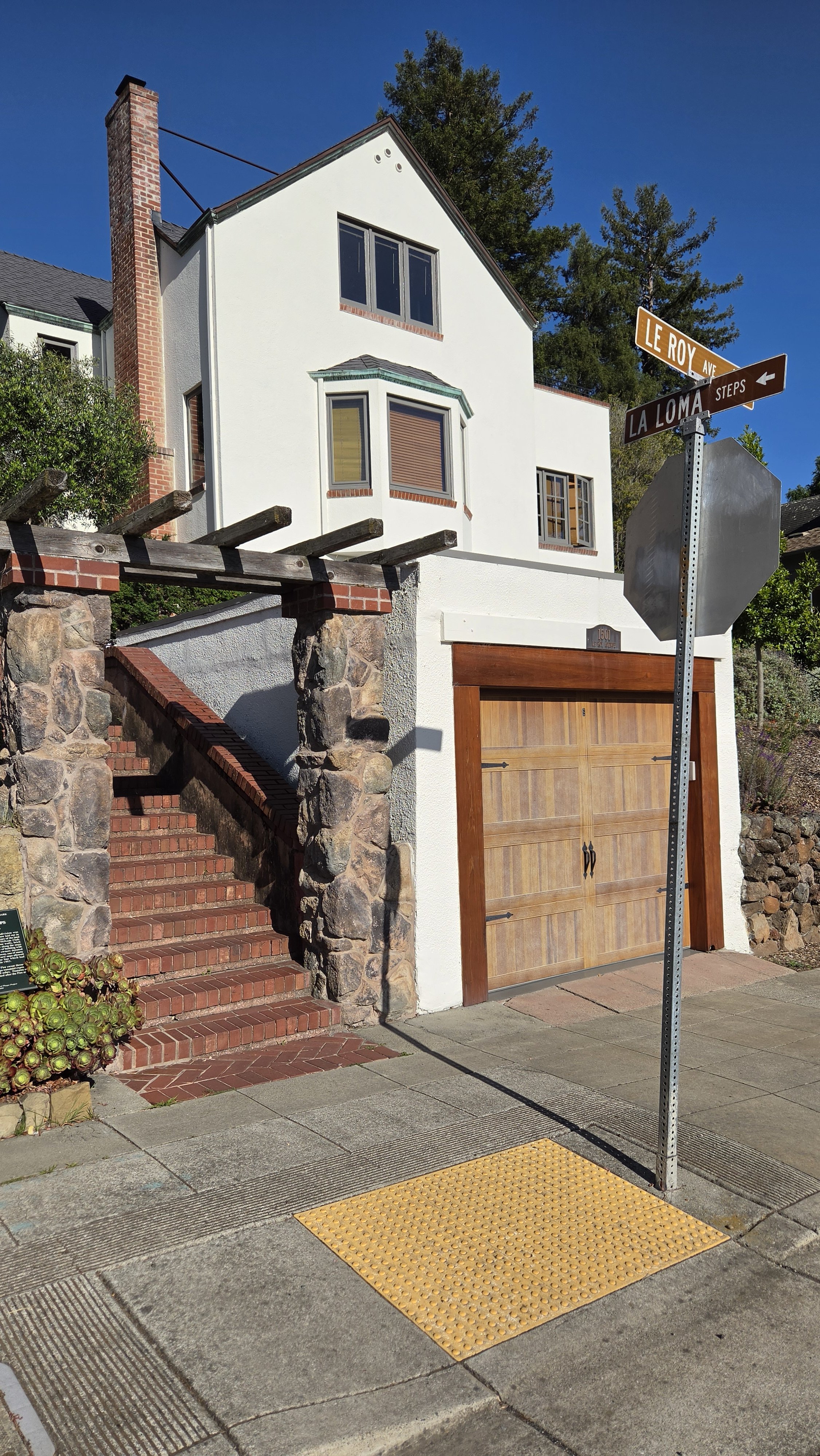 La Loma Steps 1.jpg