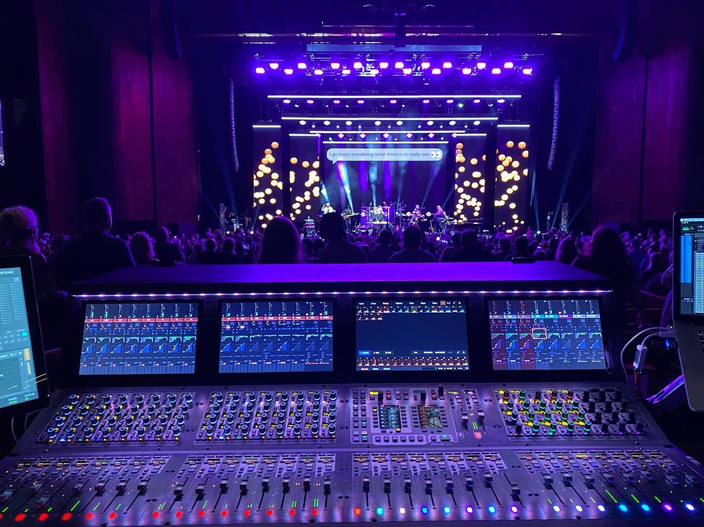 Very excited to be out on the road again! And mixing FOH for the legends @hallandoatesofficial !!
.
.
.
.
#soundengineer #sound #audio #audioengineer #foh #fohengineer #monitorengineer #monitorworld #livesound #livemusic
#avid #avidlivesound #avid