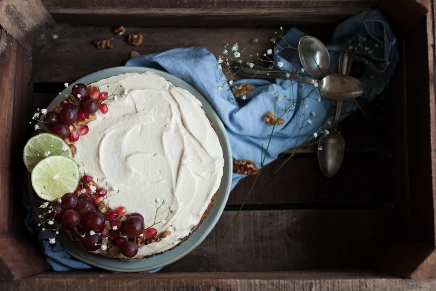 UPDATED! RUSTIC VEGAN CARROT CAKE (V+, CHF)