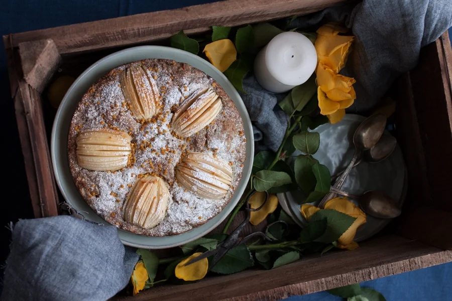 UPDATED! GLUTEN-FREE APPLE AND PARSNIP CAKE (V+, GF, NF, CHF)
