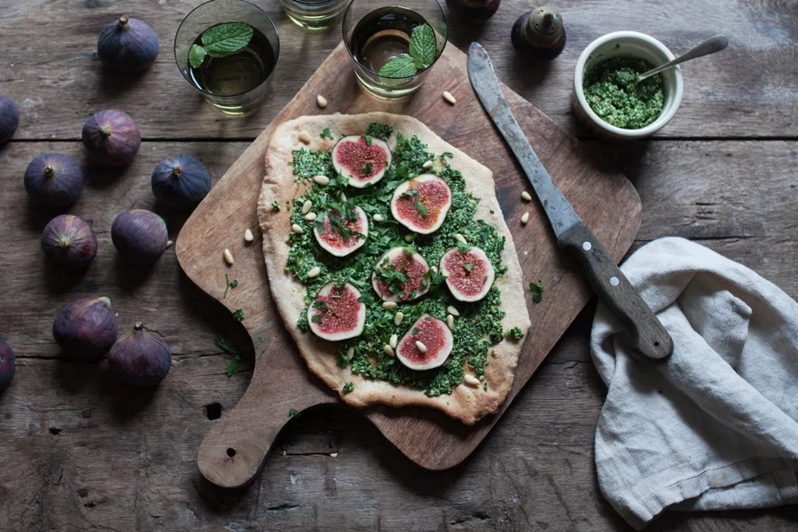 VEGAN FIG AND KALE PESTO PIZZA! AND THOUGHTS ON FOOD PHOTOGRAPHY 3 (V+, CHF)