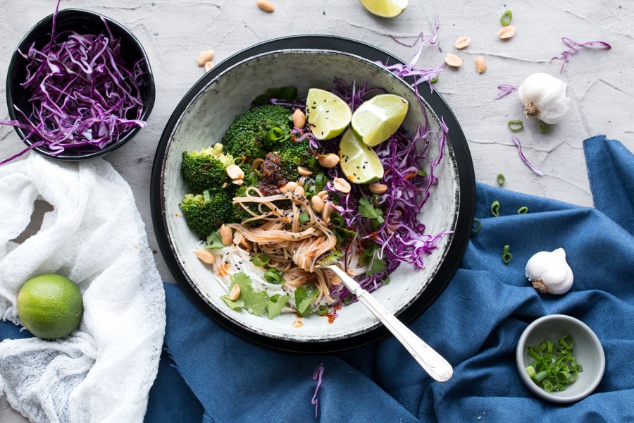 VEGAN PAD THAI + FOOD PHOTOGRAPHY BACKDROPS PART 1 (V+, ChF, GF, NF)
