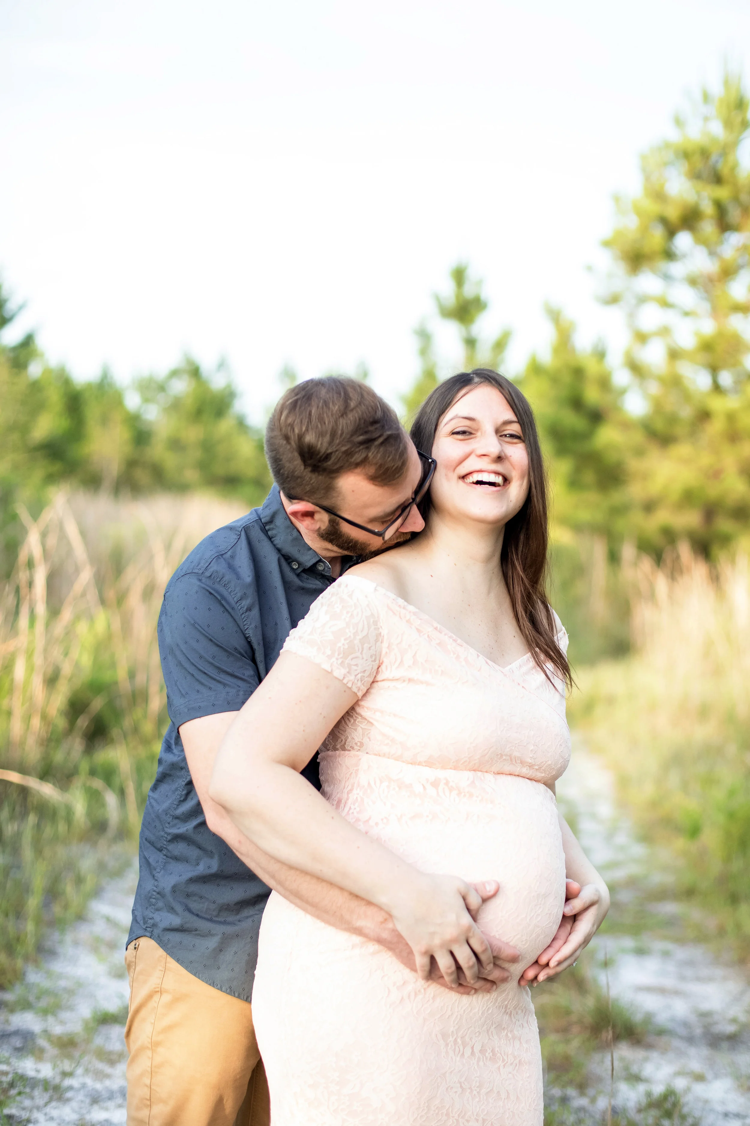AnneAndChristopherGoldenHourMaternitySession10.jpg