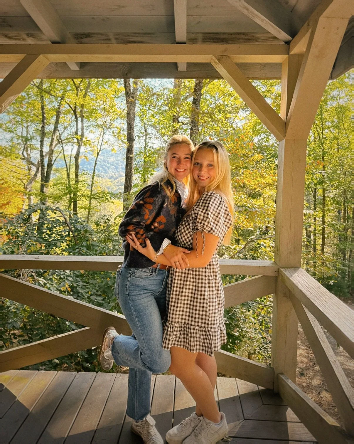 Fall break gave us the best of memories! Let’s get back to business 📚🍂📖
#sorority #fall #deltazeta