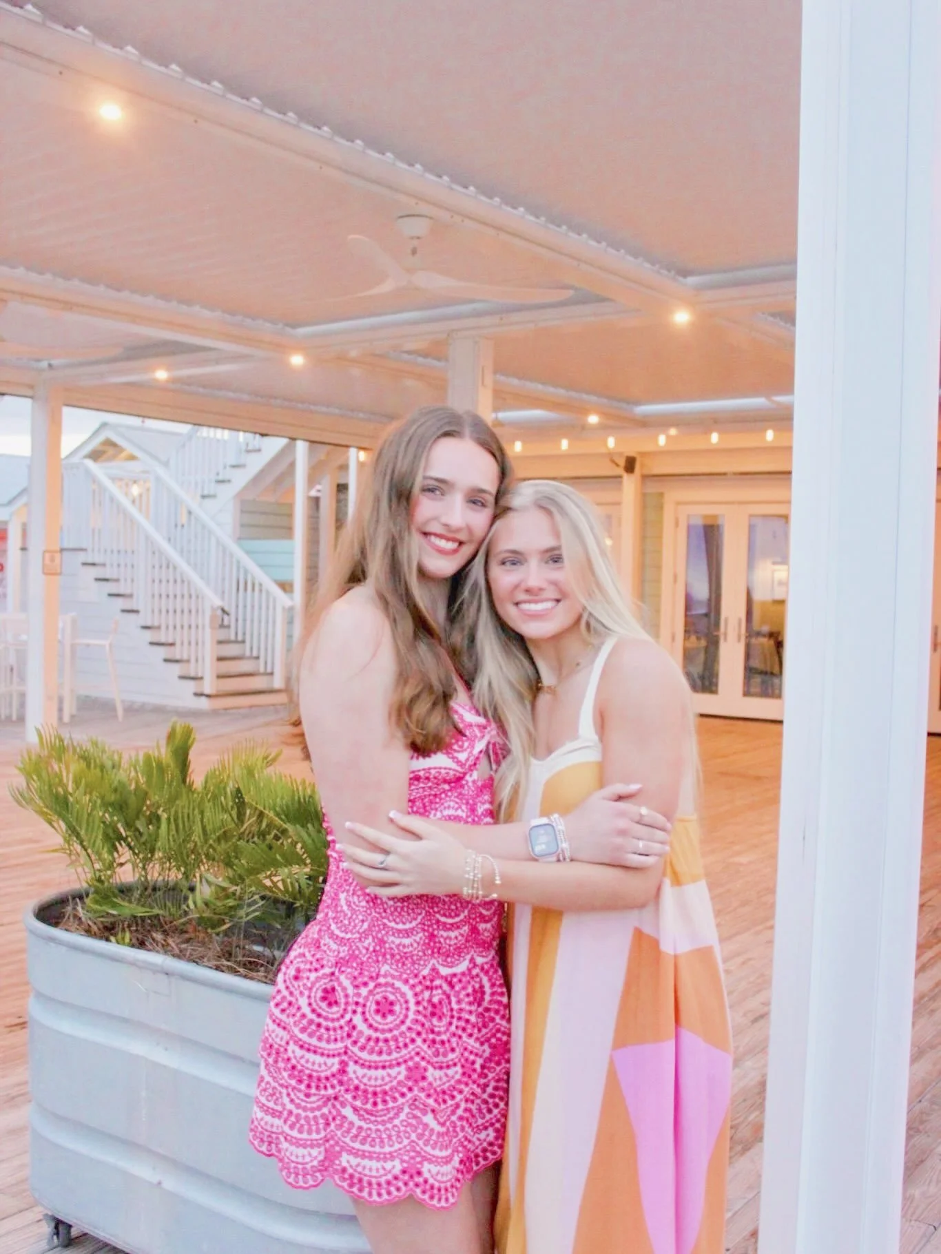 No better way to celebrate #NATIONALBESTFRIENDSDAY than with this #DZDUO Hallen and Hannah from PC 25!! 🩷🩷