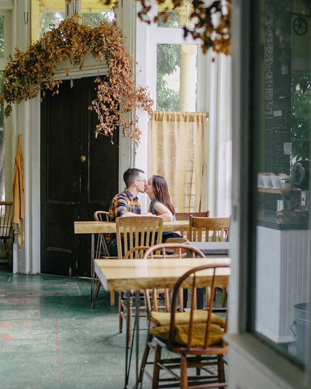 Whatcha doing this weekend? It's gonna be a nice sunny day here in Oakland tomorrow &amp; I plan to get some sun before a week of gloom and rain again. ⁣⁣
⁣⁣
Ever been to Port Costa? It's charming. We know the lovely owner of Honey house cafe &amp; B