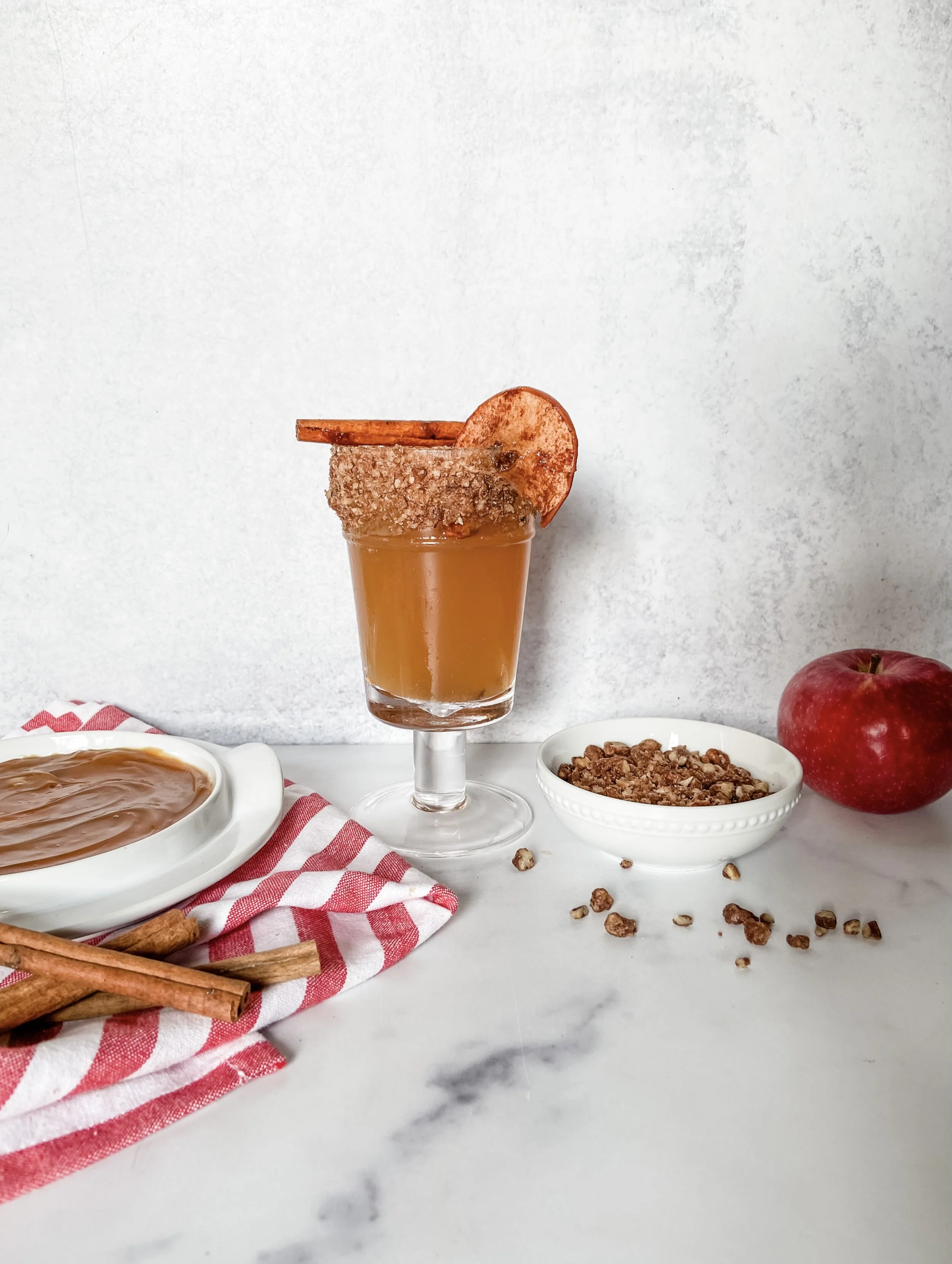 Fall: Apple Cider Whiskey Cocktail