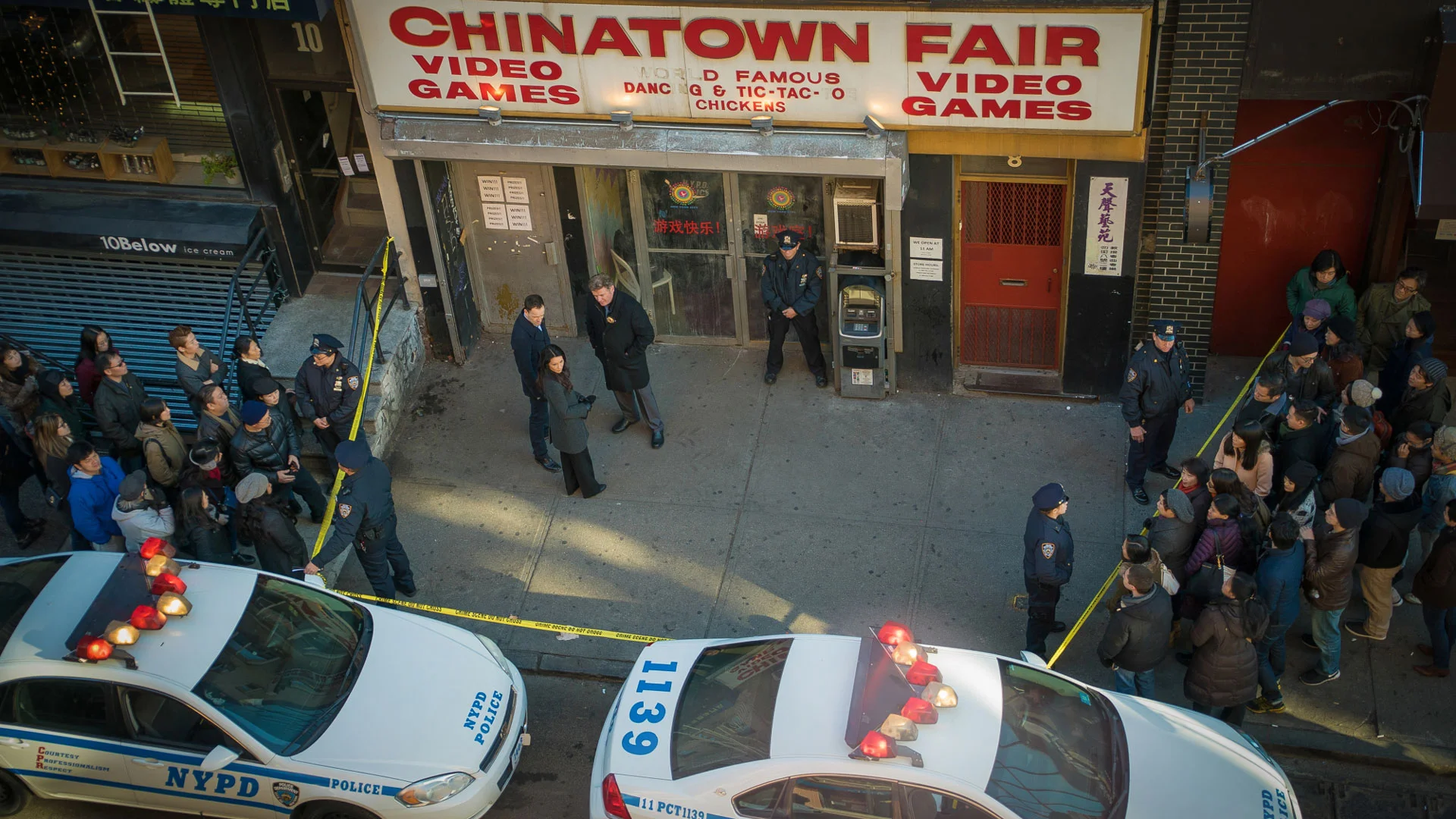 elementary_jonny_lee_miller_lucy_liu_3.jpg