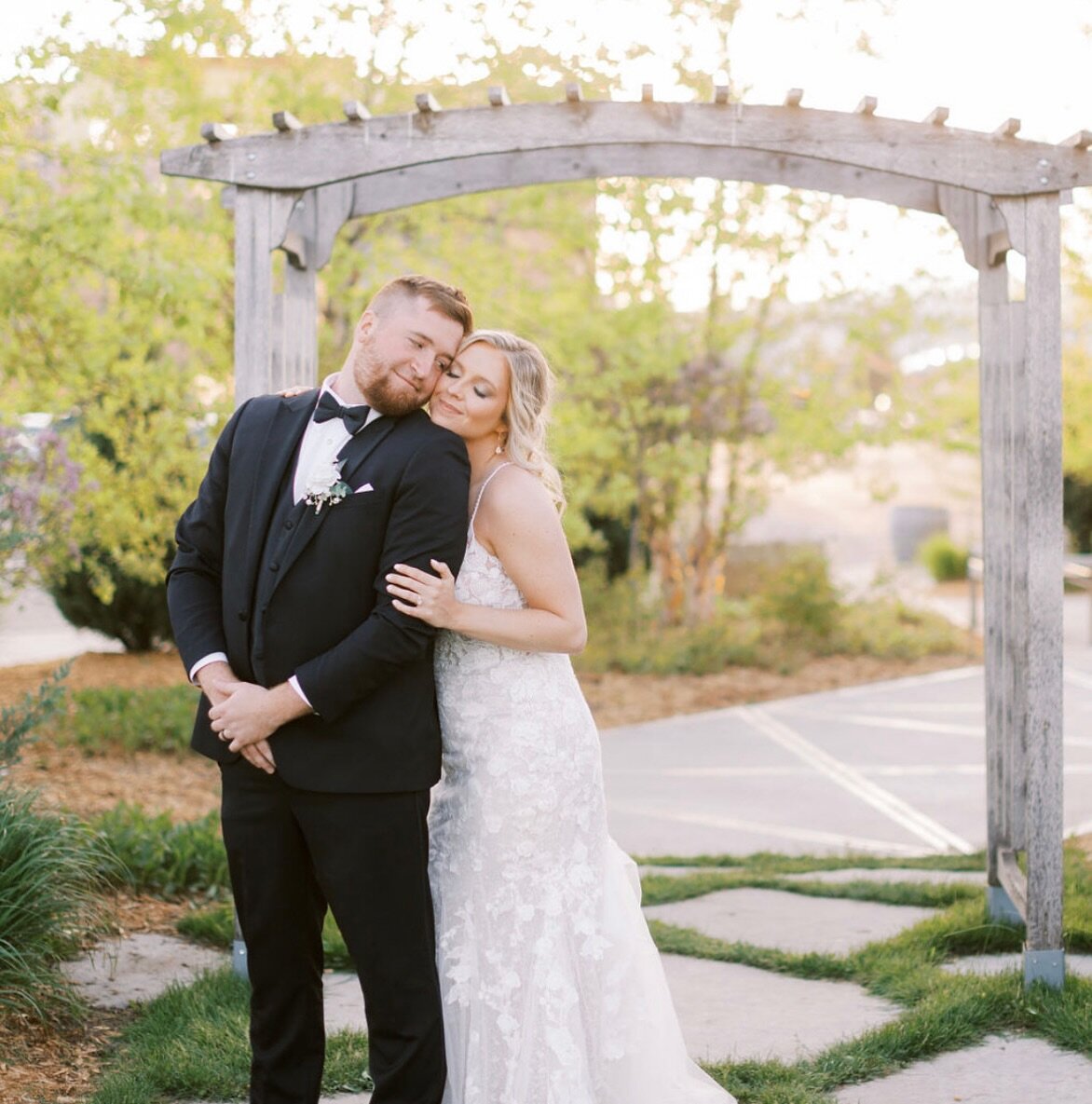 This warm weather has us thinking about all the upcoming spring weddings this season! Have you toured the archives of our outdoor events in the Badger Gardens? Our team would love to work with you and showcase the best urban event garden in the Green