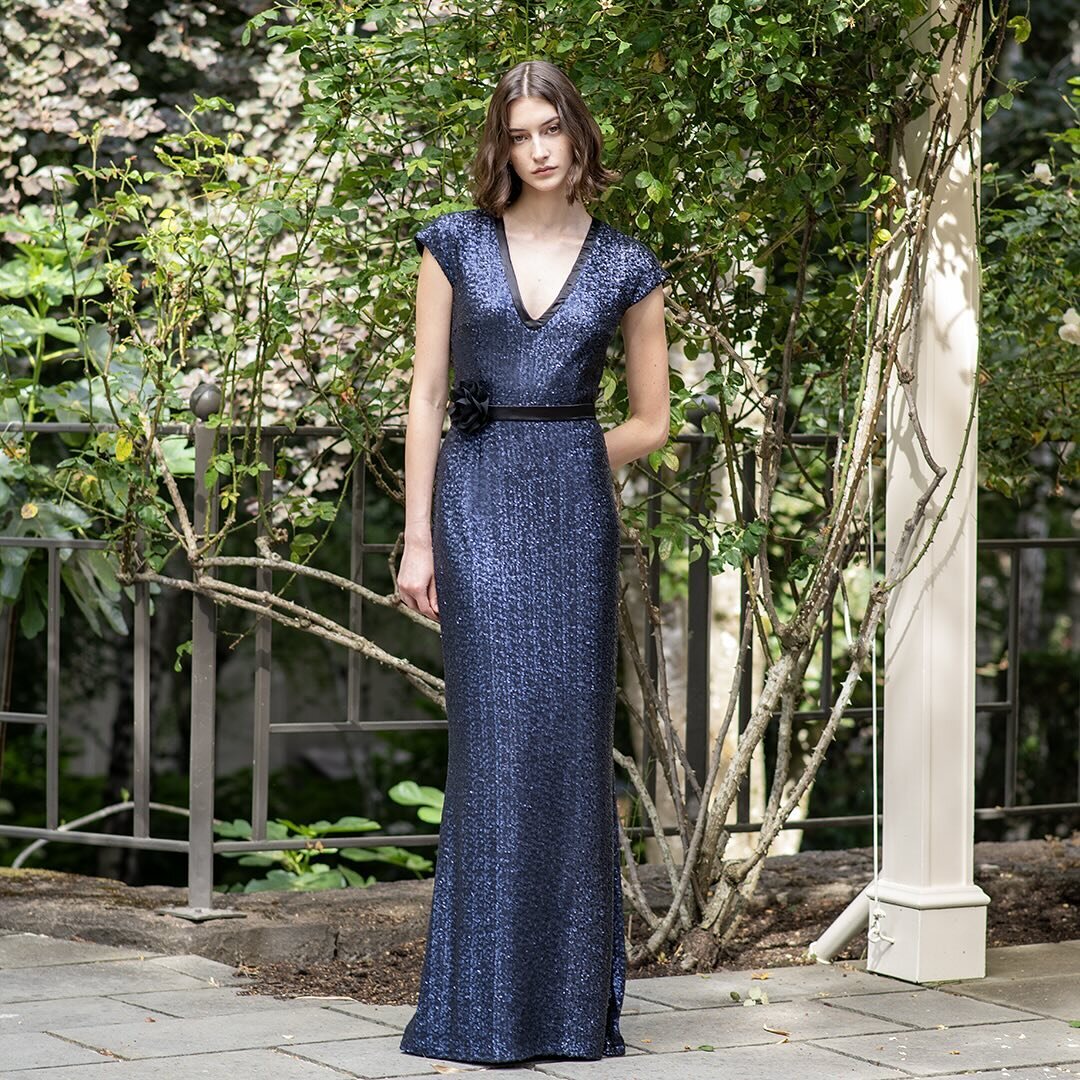 This season the Evaro woman emerges in a vision of refined cosmopolitan elegance. Silhouettes take on clean and confident lines, softened by romantic and feminine prints. Designed by creative director @evarorandelli, the Spring Summer collection is a