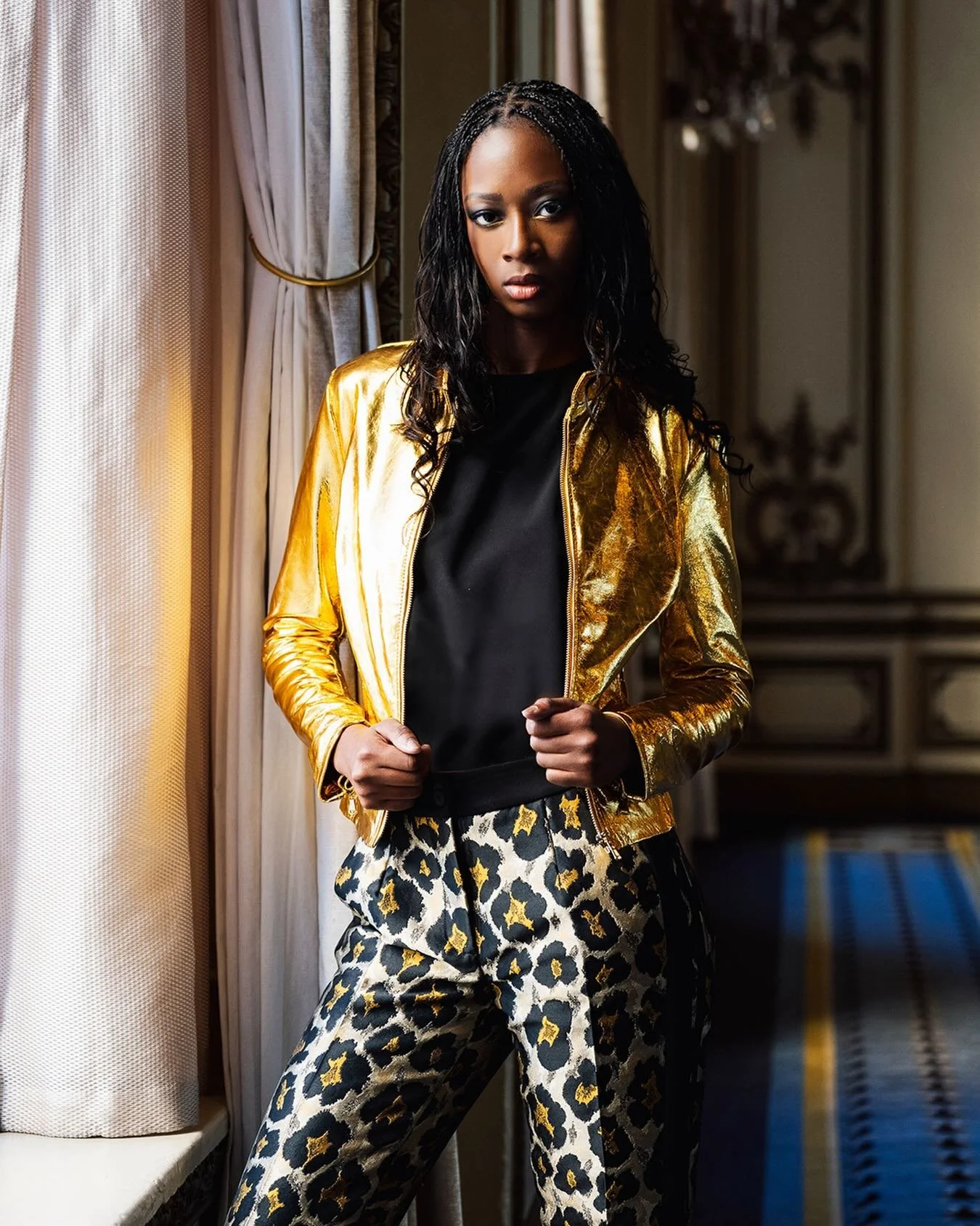 The Astra moto jacket, crafted in Florence from mirror-finish gold leather. Sharp, luminous, and designed to make an entrance.

Now available on our e-boutique at evaro.it