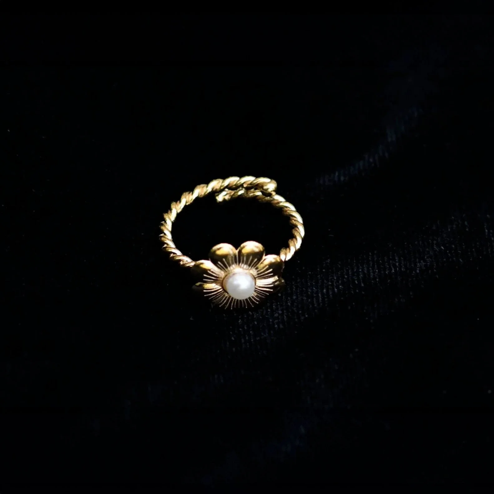 Lillia Ring