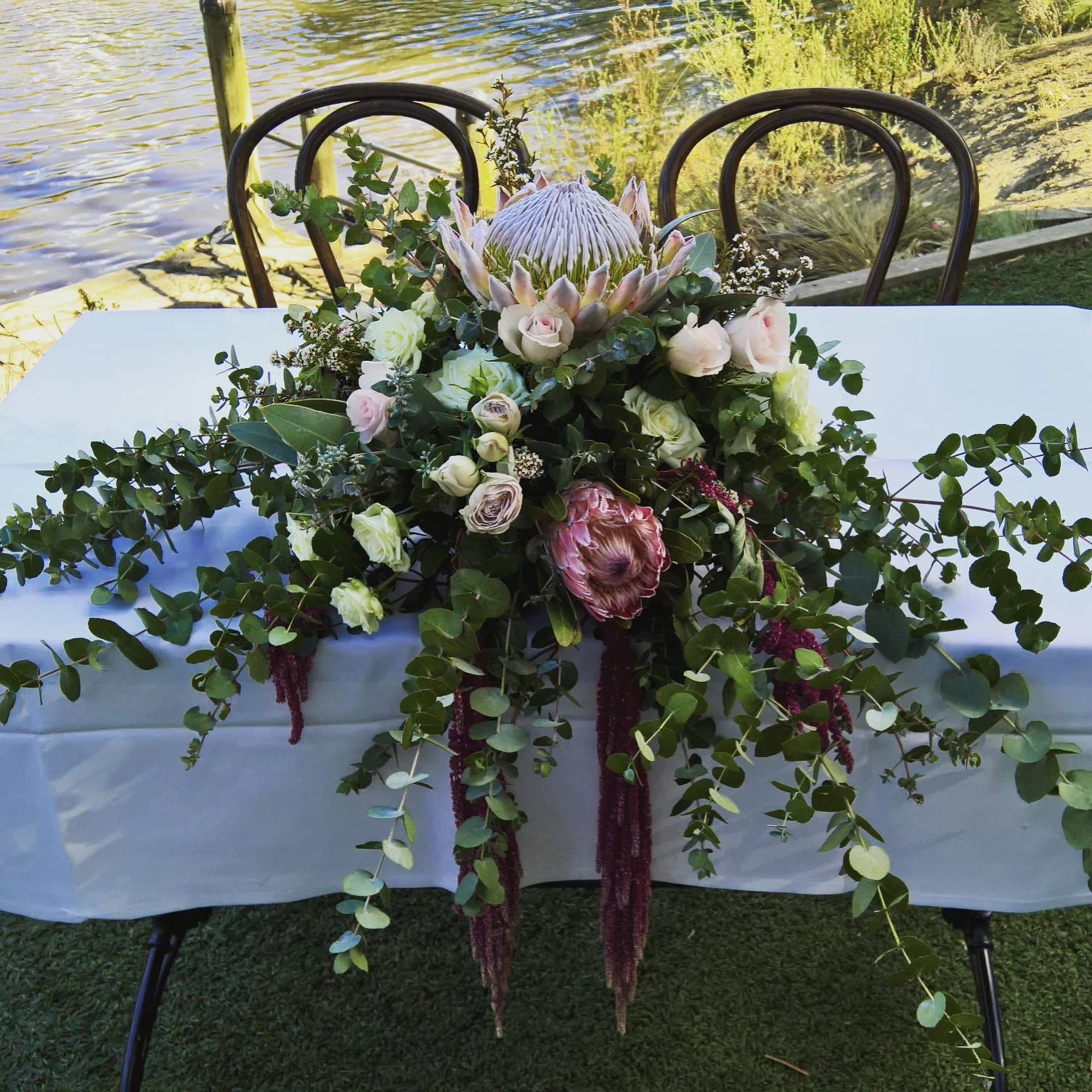 Signing table flowers