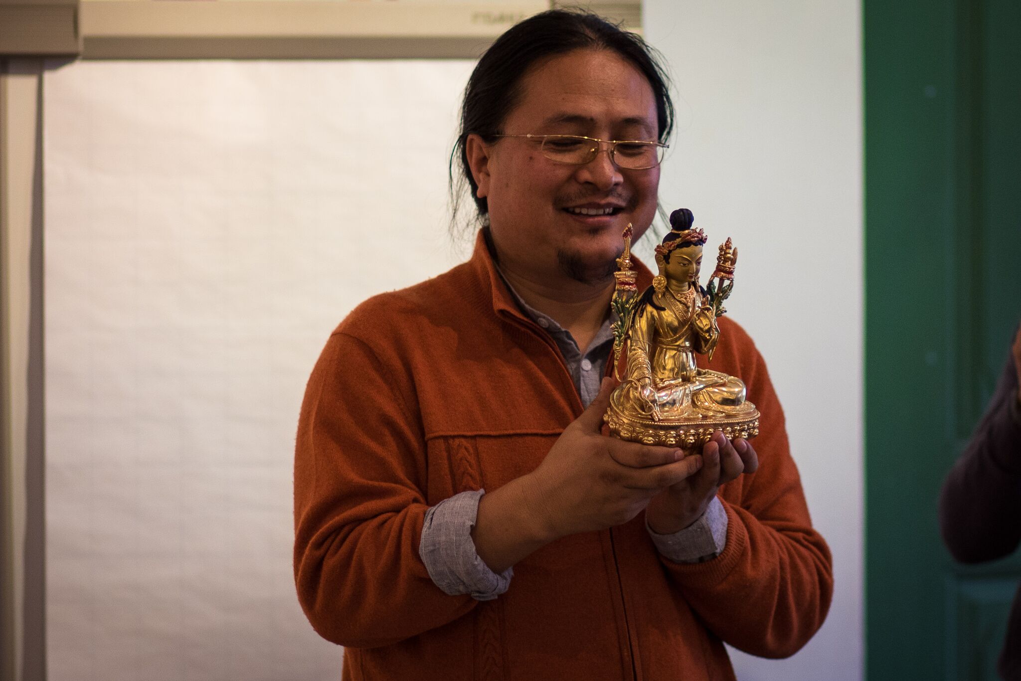Dr.Nida Chenagtsang and Yuthok statue made in Nepal. 