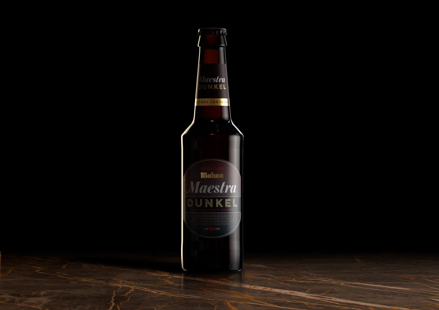 Mahou+Maestra+Dunkel+luz+lateral+suelo+marmol.jpg