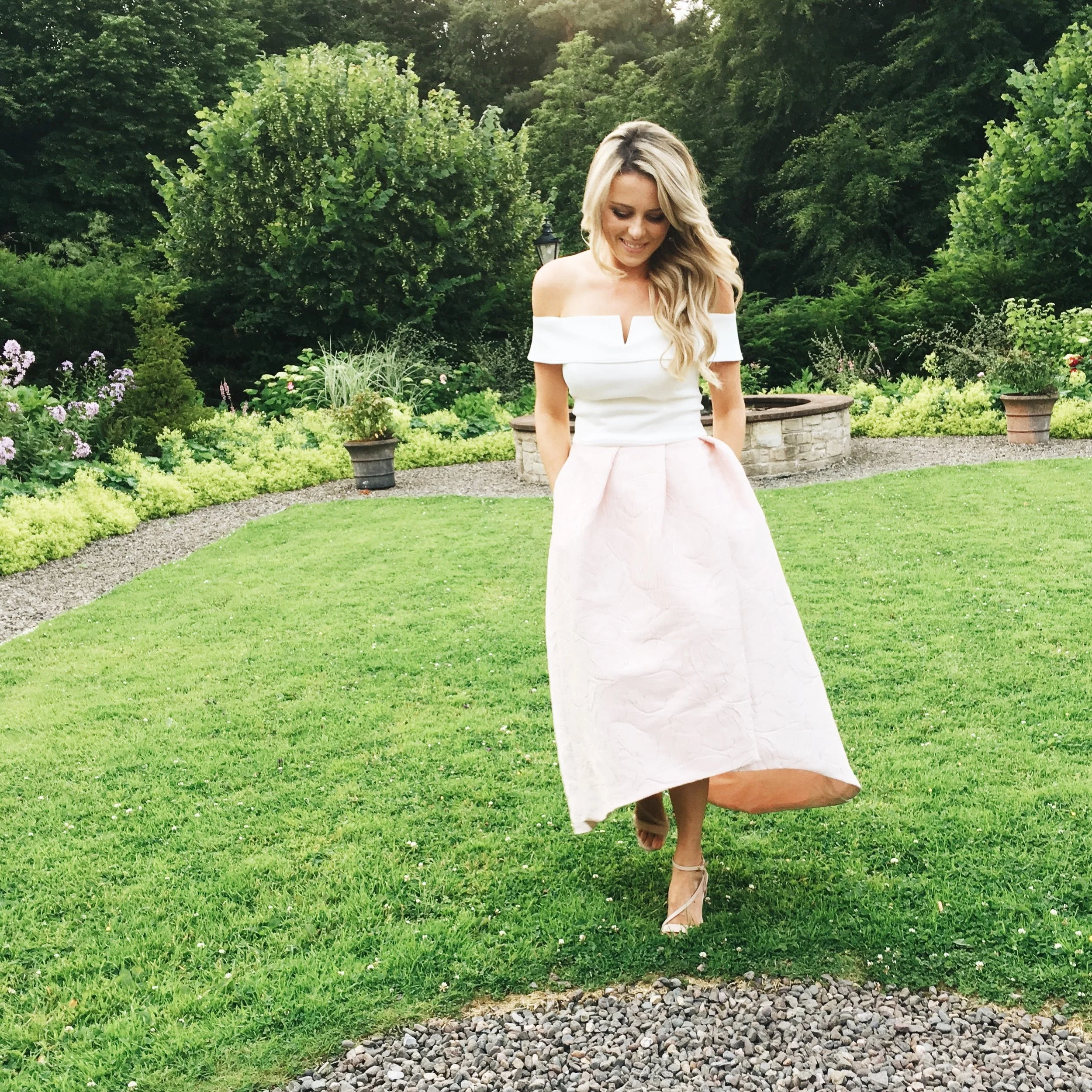 What a cold shoulder - wedding inspiration