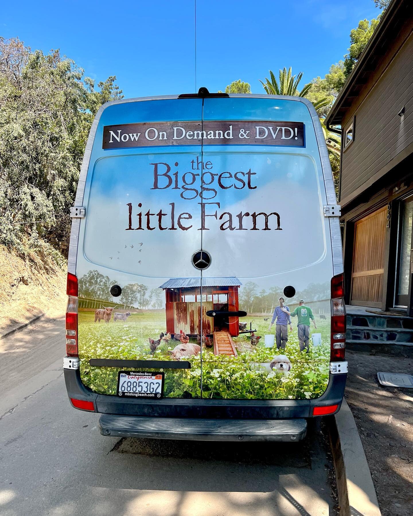 In 2020 during &ldquo;stay at home&rdquo;, I watched a beautiful, heartwarming documentary called The Biggest Little Farm @thebiggestlittlefarm. I cried my eyes out and thought, I&rsquo;d love to visit this magical place one day @apricotlanefarms&hel