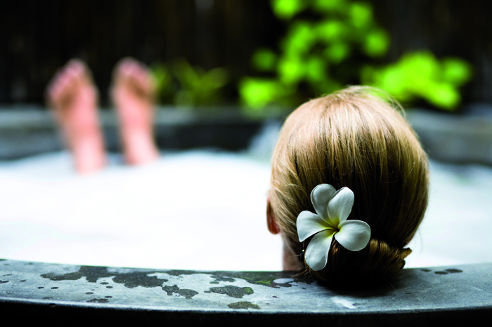 Epsom Salt Bath: an easy way to detox and nourish your body